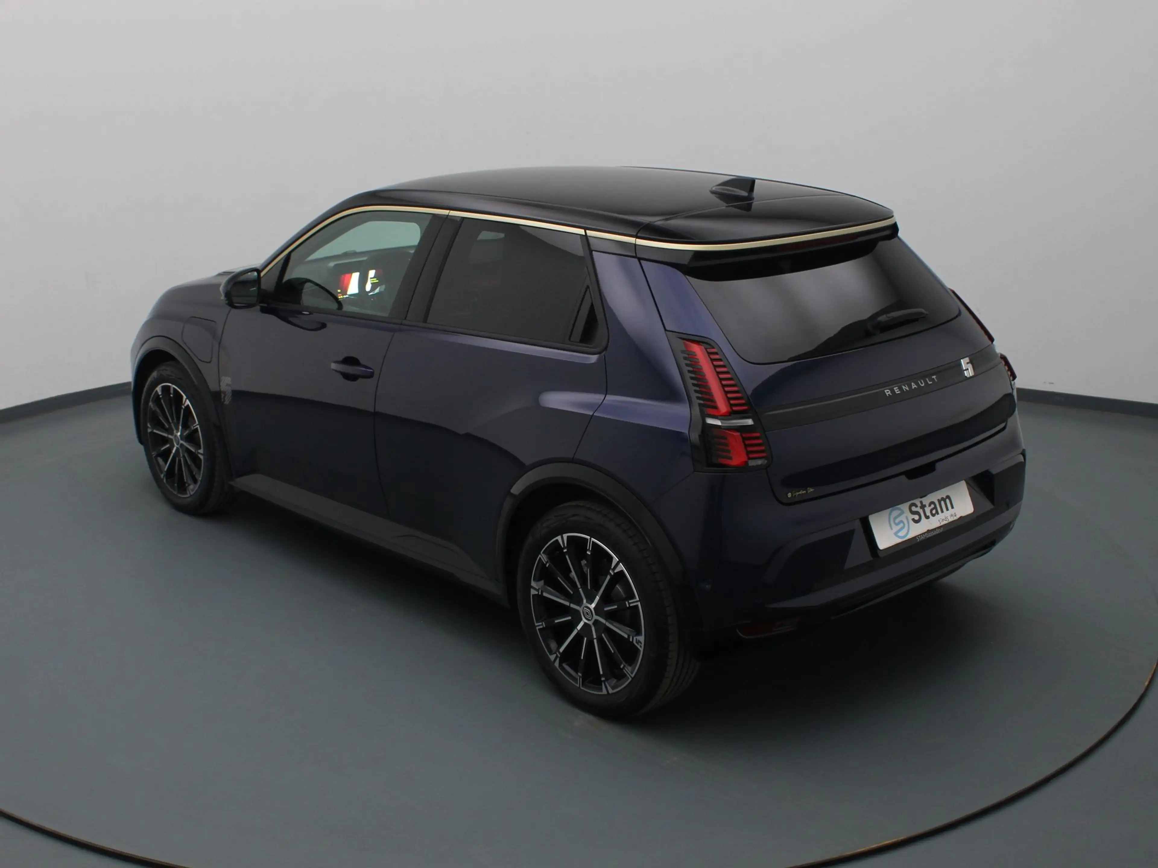 Renault R 5 Iconic comfort range 52 kWh Signature Stam Harman — photo 16