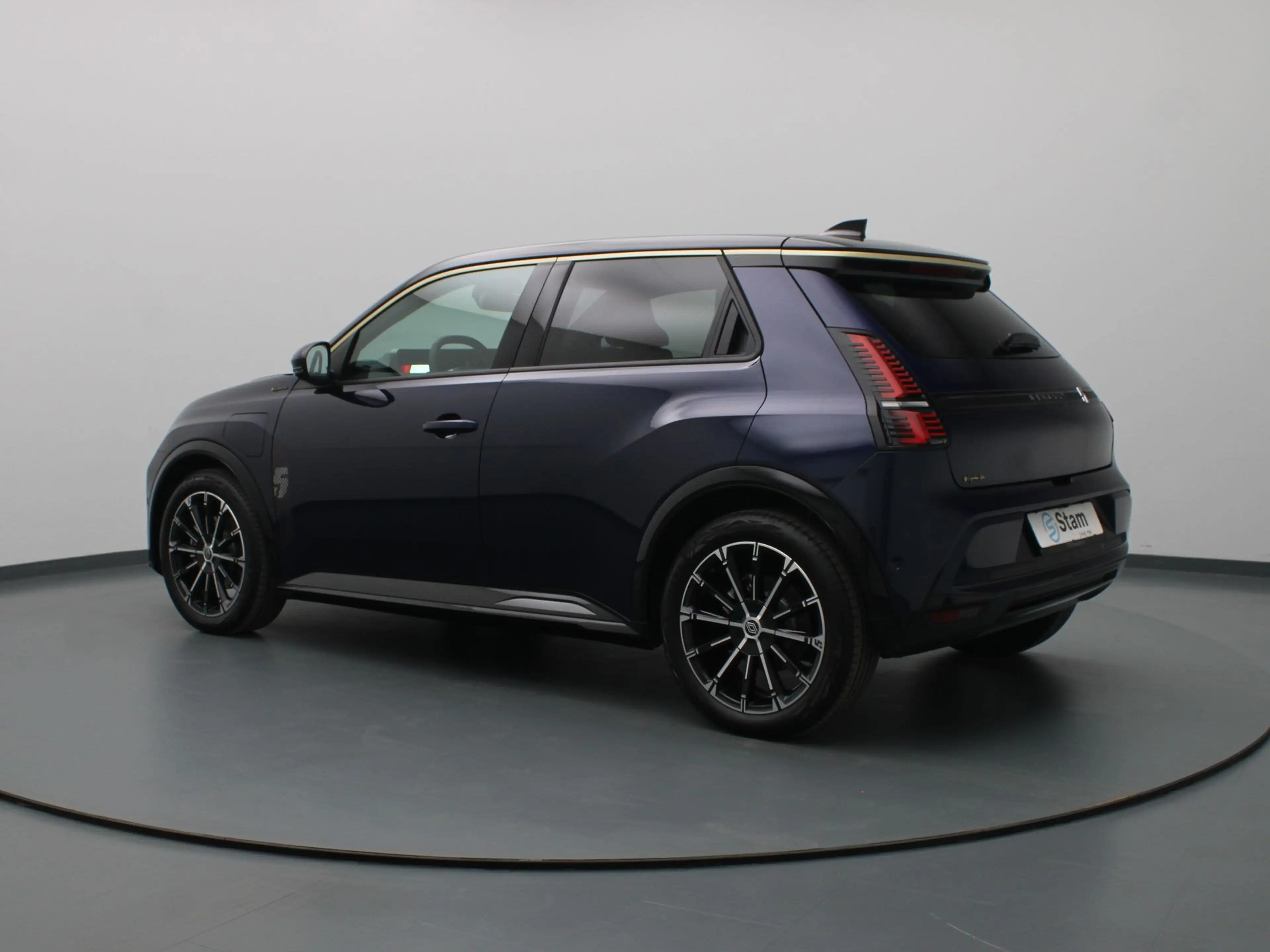 Renault R 5 Iconic comfort range 52 kWh Signature Stam Harman — photo 2