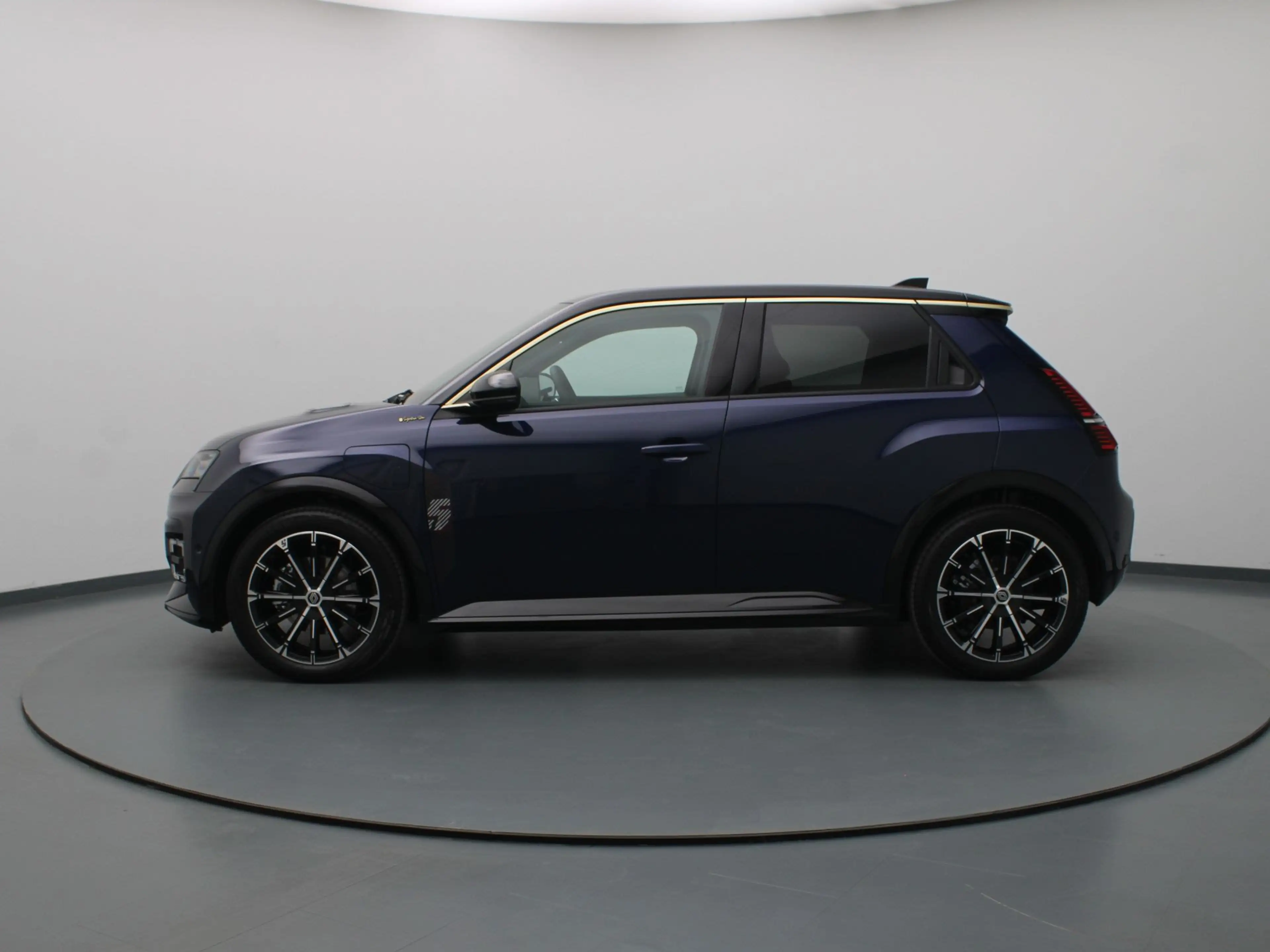 Renault R 5 Iconic comfort range 52 kWh Signature Stam Harman — photo 28