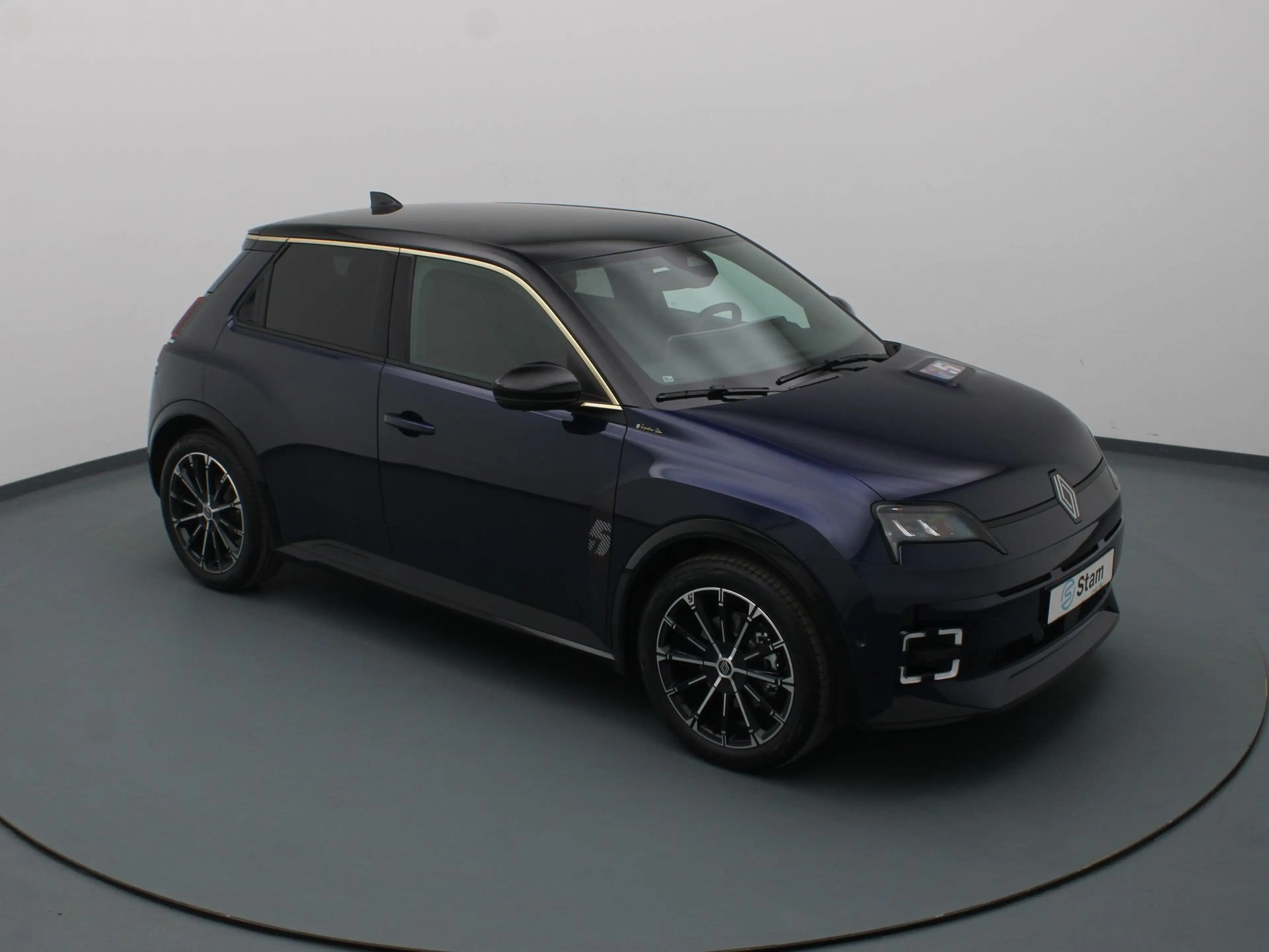 Renault R 5 Iconic comfort range 52 kWh Signature Stam Harman — photo 15