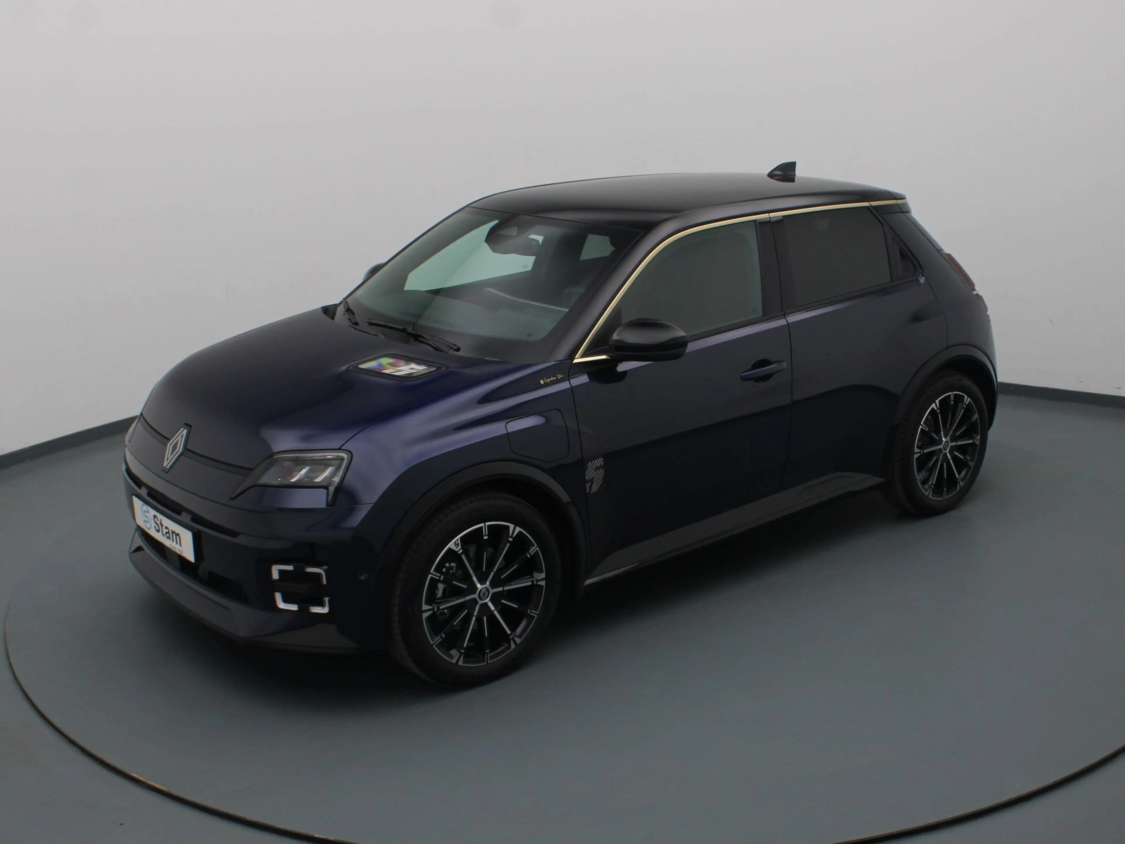 Renault R 5 Iconic comfort range 52 kWh Signature Stam Harman — photo 13