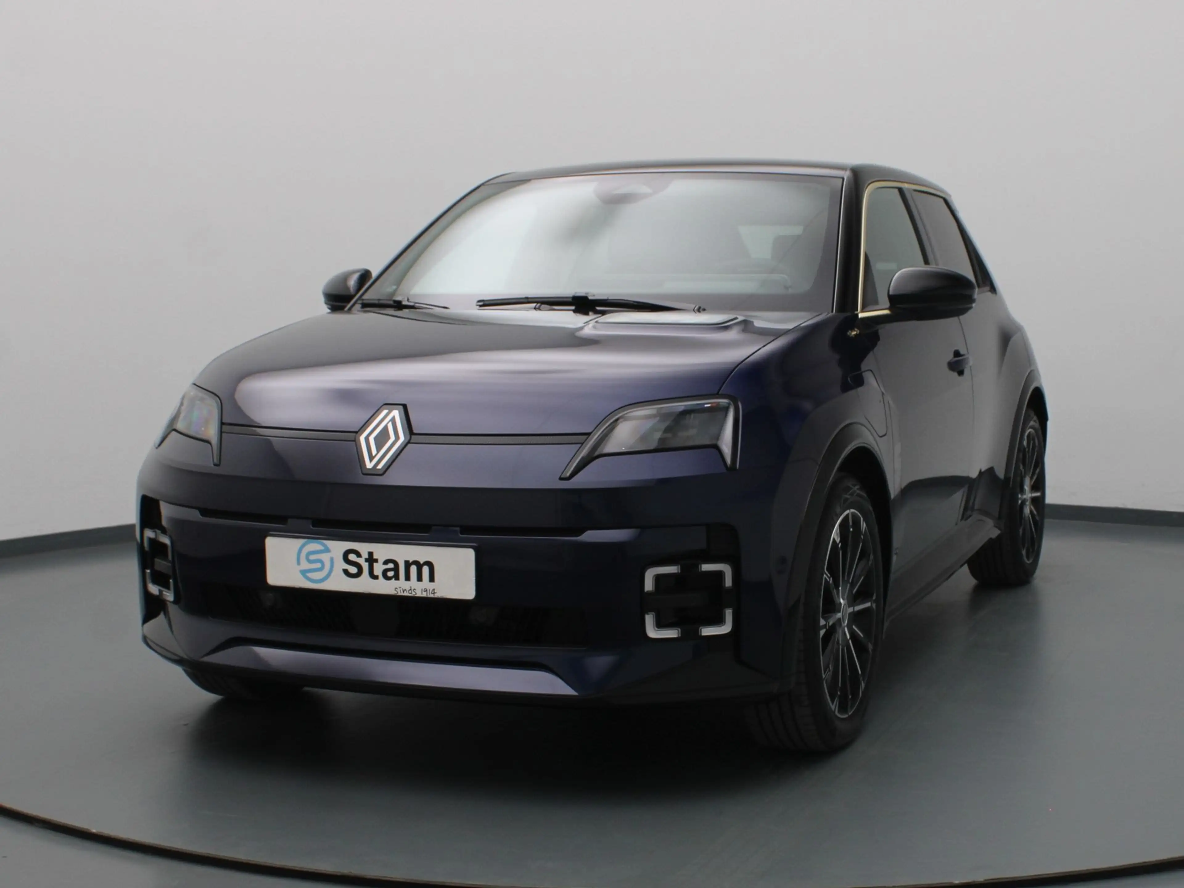 Renault R 5 Iconic comfort range 52 kWh Signature Stam Harman — photo 21