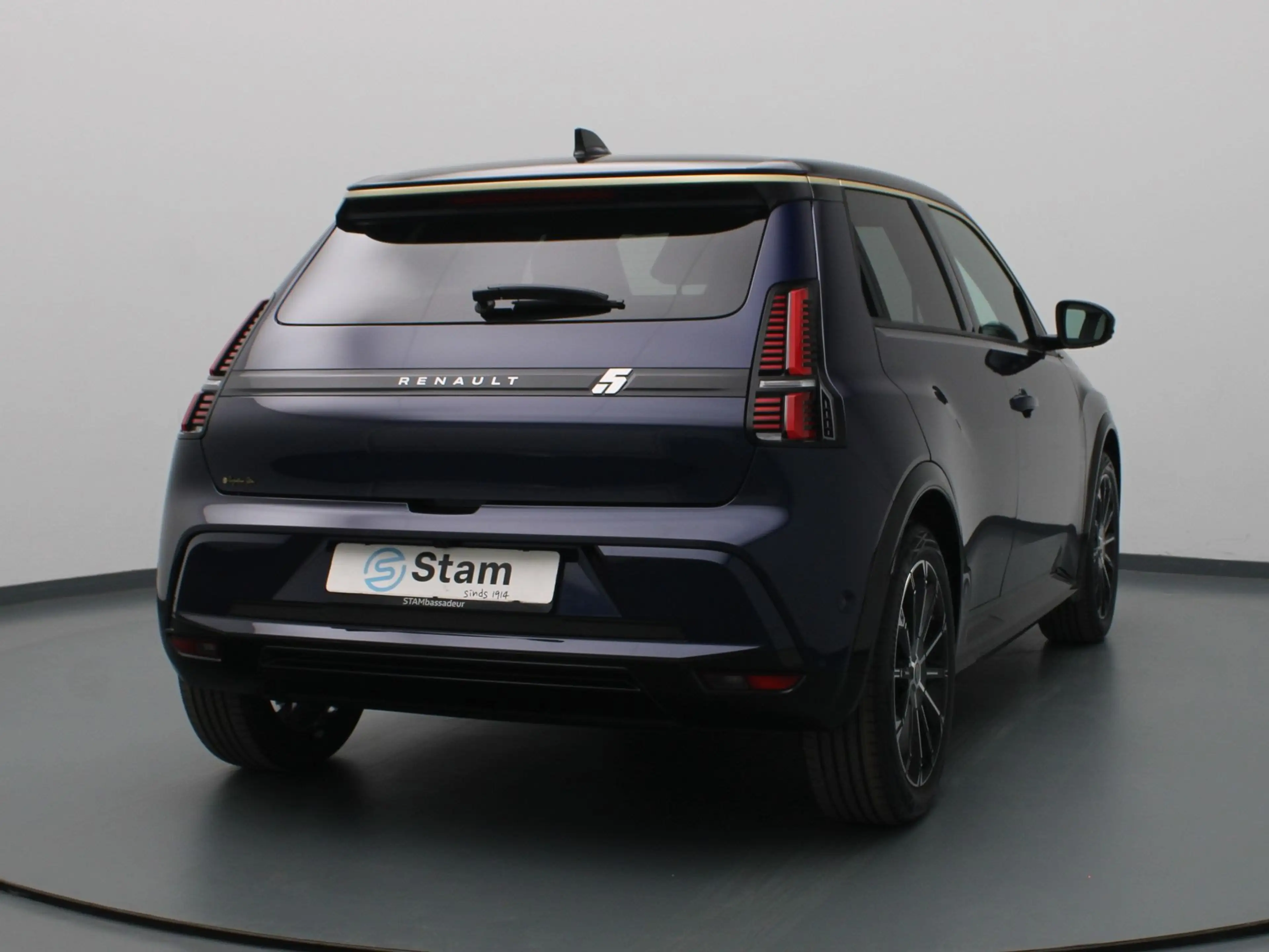 Renault R 5 Iconic comfort range 52 kWh Signature Stam Harman — photo 22