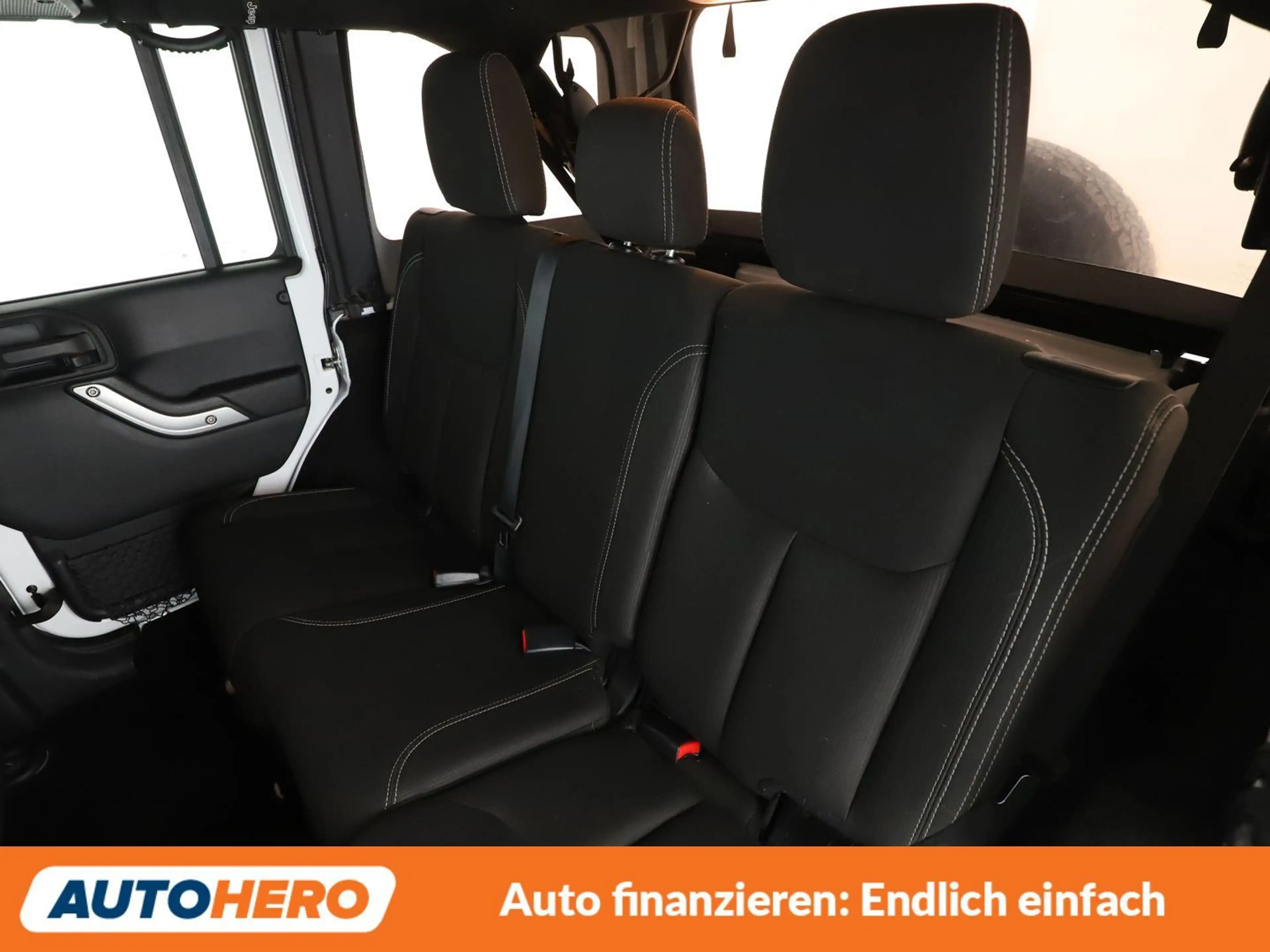 Jeep Wrangler 2.8 CRD Rubicon Aut.*NAVI*TEMPO*SHZ*ALU*KLIMA* — photo 14