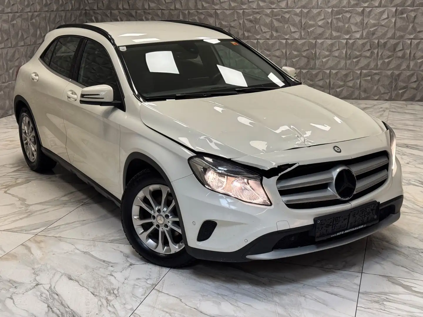 Mercedes-Benz GLA 200 CDI ** AUTOBAHNKILOMETER ** Weiß - 1