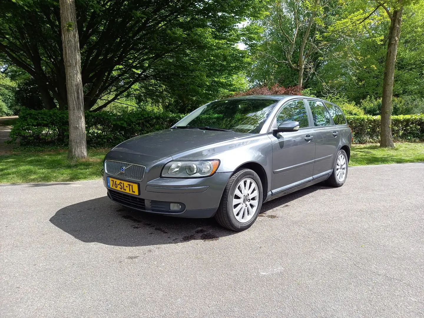 Volvo V50 2.4i Momentum Gris - 1