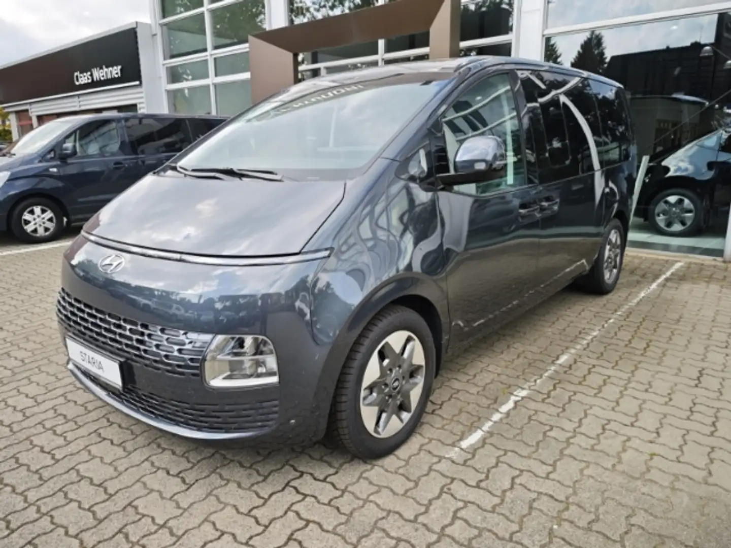 Hyundai STARIA Staria Prime 9-Sitzer 2.2 CRDi Automatik Gris - 2