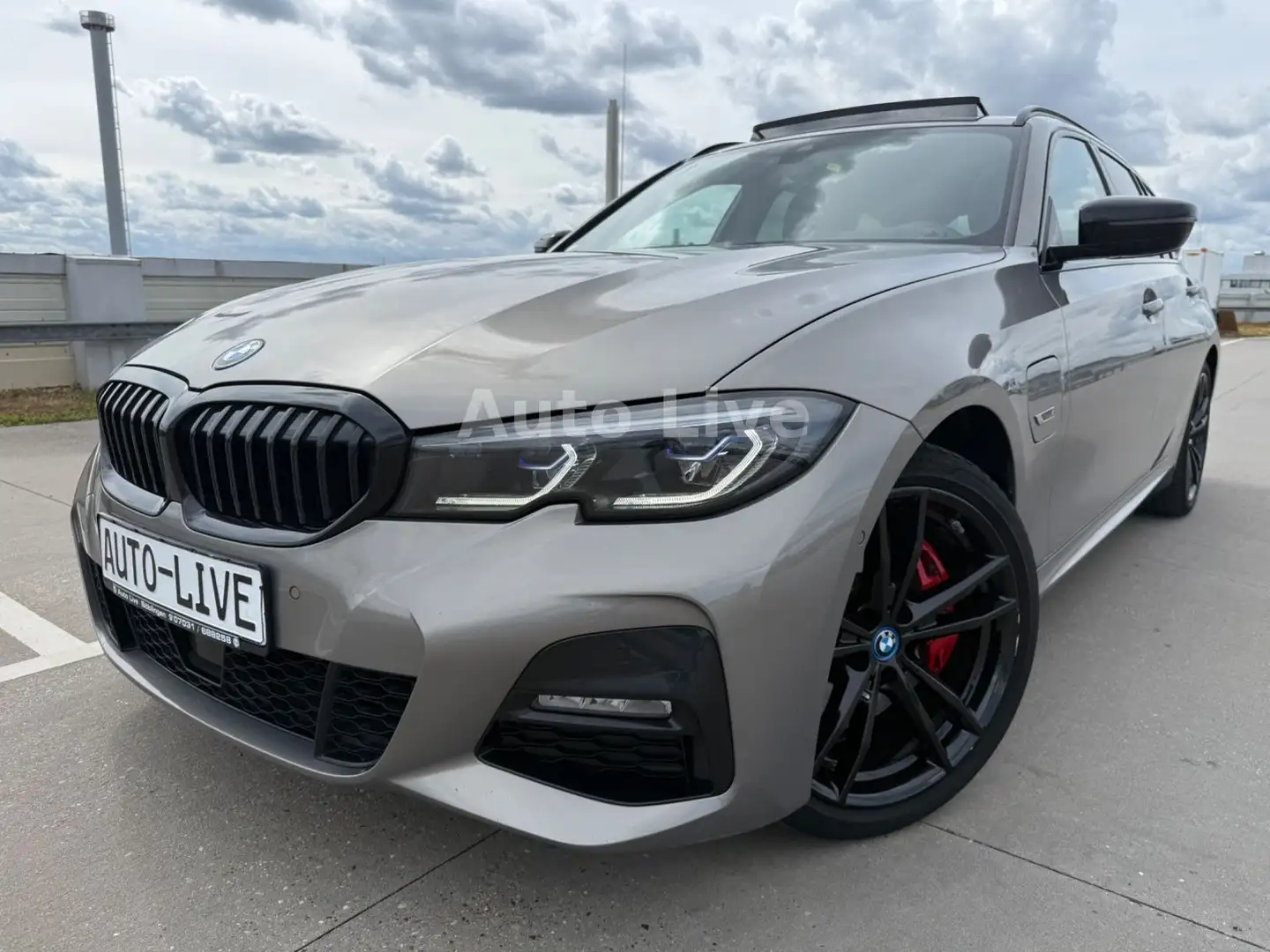 BMW 330 e Tou*SAG*M PAKET*NAVI*LASER*VIRT*HEAD-UP*AHK Grey - 1