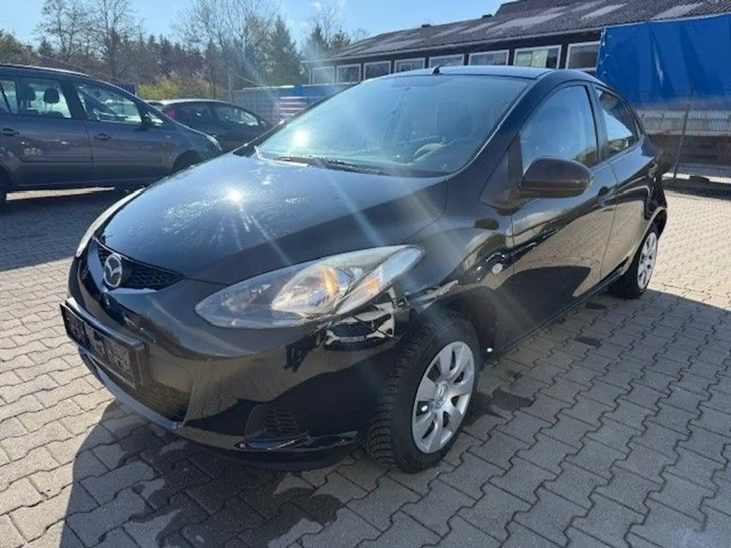 Mazda 2 Lim. 1.3 Center-Line 1Hand 8Fach 54TKM TÜV Чорний - 1