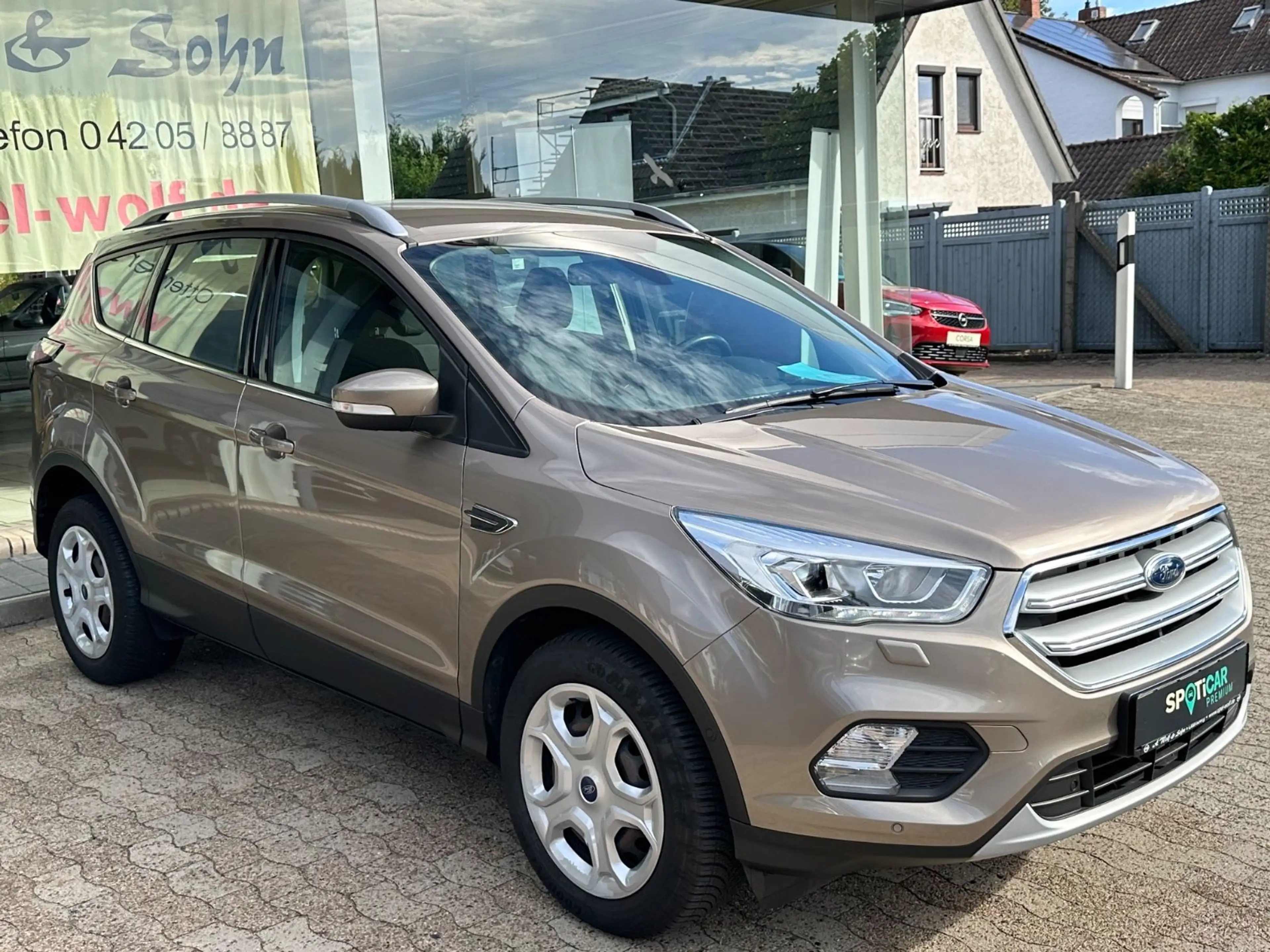 Ford Kuga Cool & Connect PDC+NAVI+SHZ+PDC+CARPLAY+AHK — photo 4
