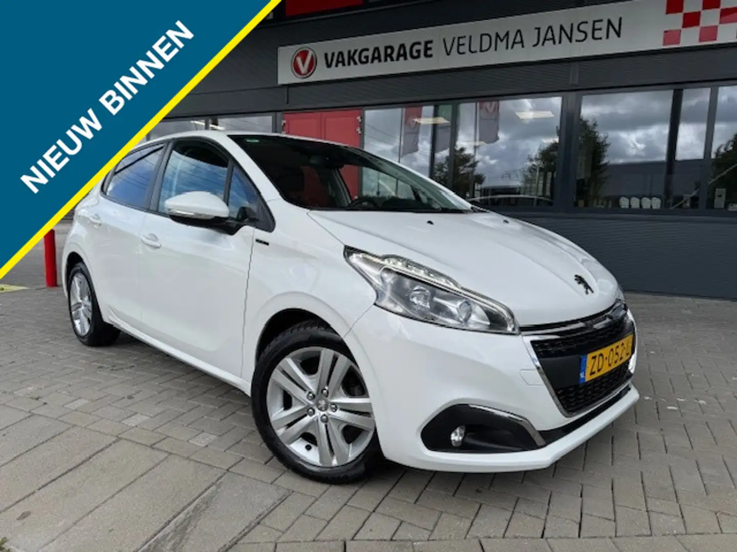 Peugeot 208 1.2 PT SIGNATURE + AIRCO/APPLE CARPLAY/ANDROID AUT Blanc - 1