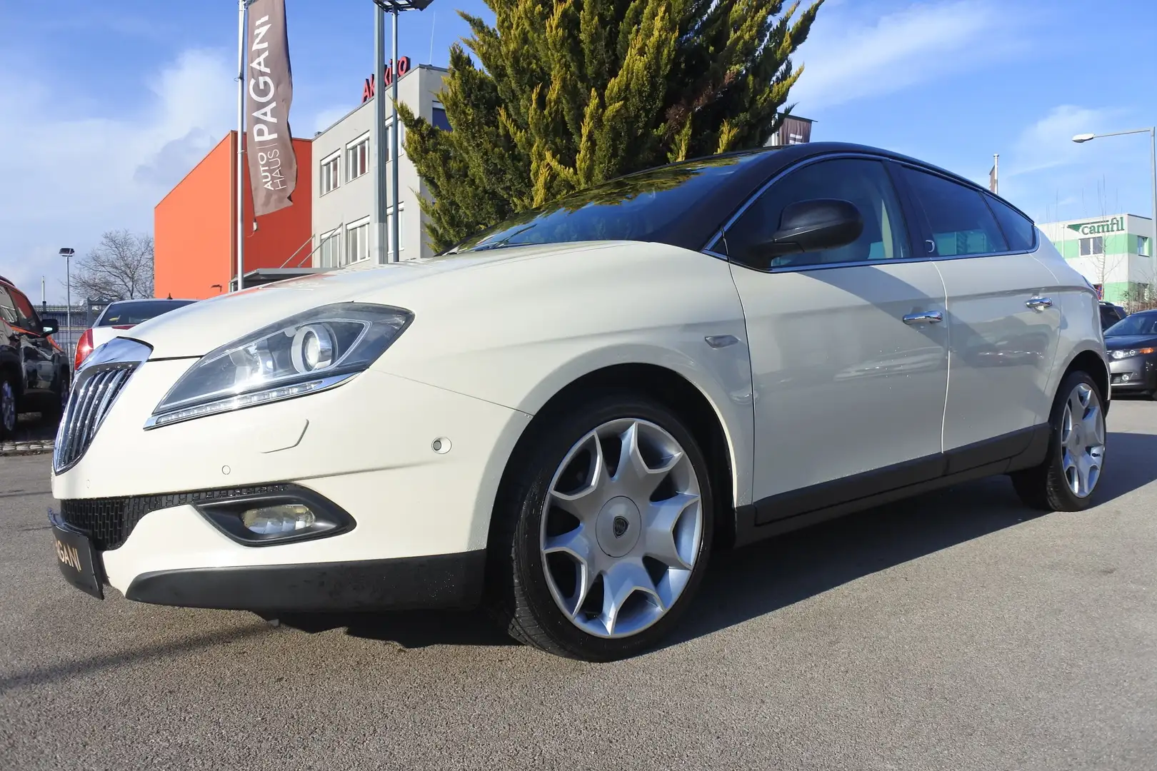 Lancia Delta Delta 1,6 Multijet Platino Automatik/VOLLVOLL Weiß - 2