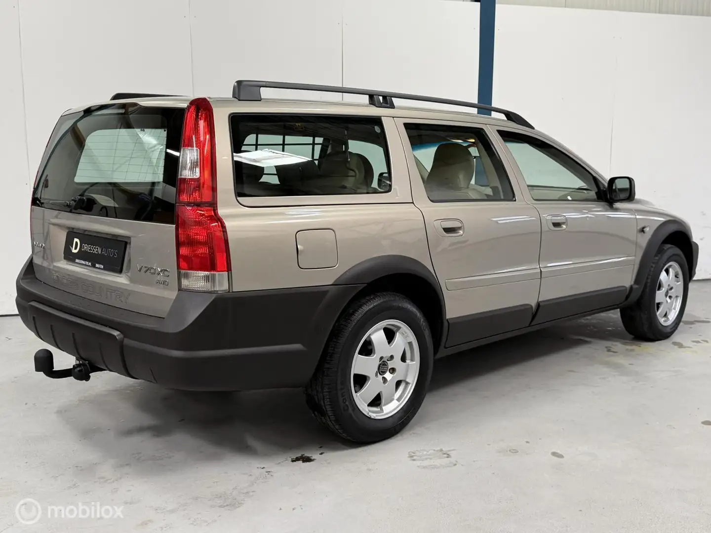 Volvo XC70 Cross Country 2.4 T Comfort Line 1E EIGENAAR / HIS Bruin - 2