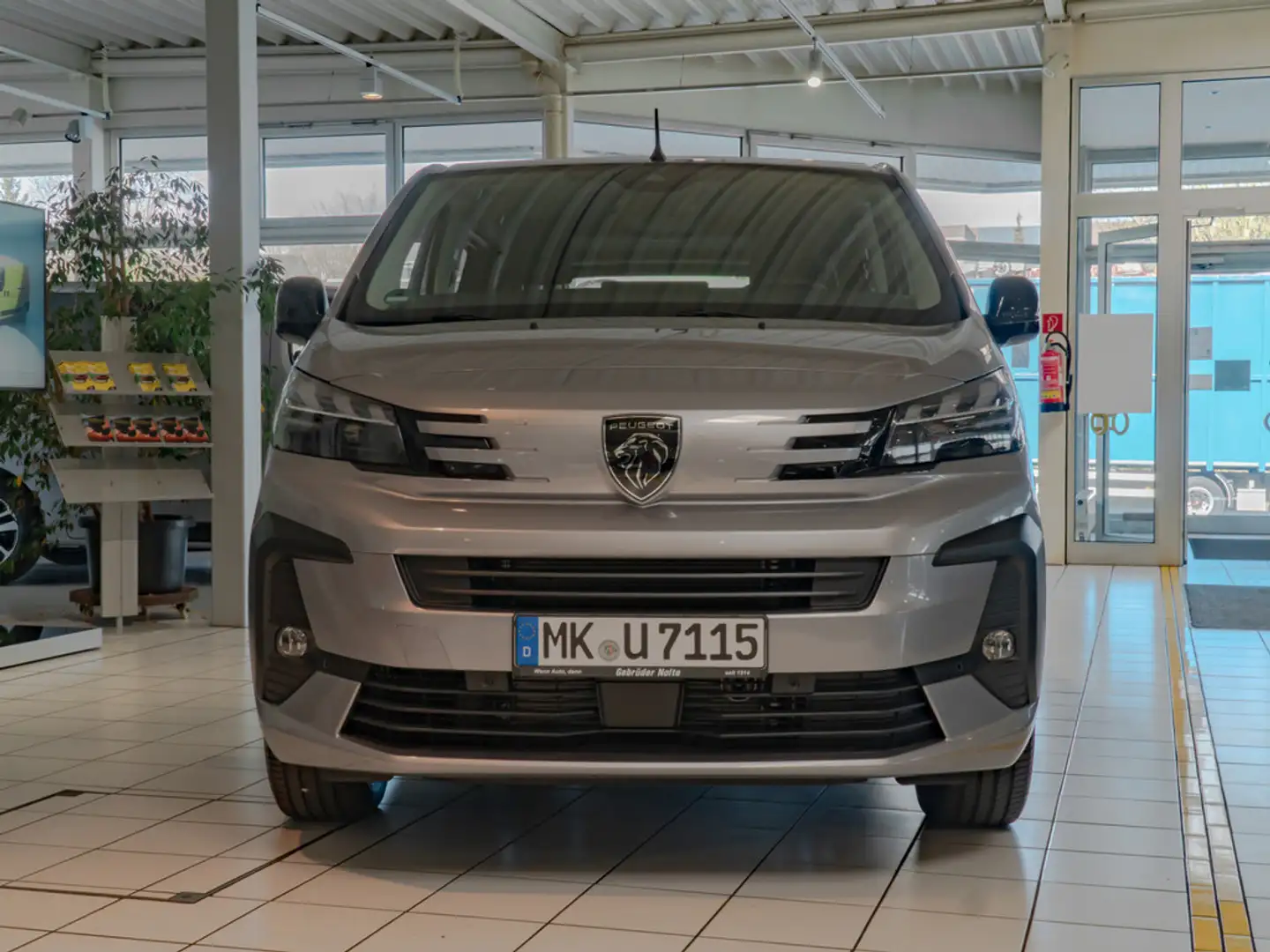 Peugeot Traveller 2.0 BlueHDi 180 L2 Active W-LAN LED Сірий - 2