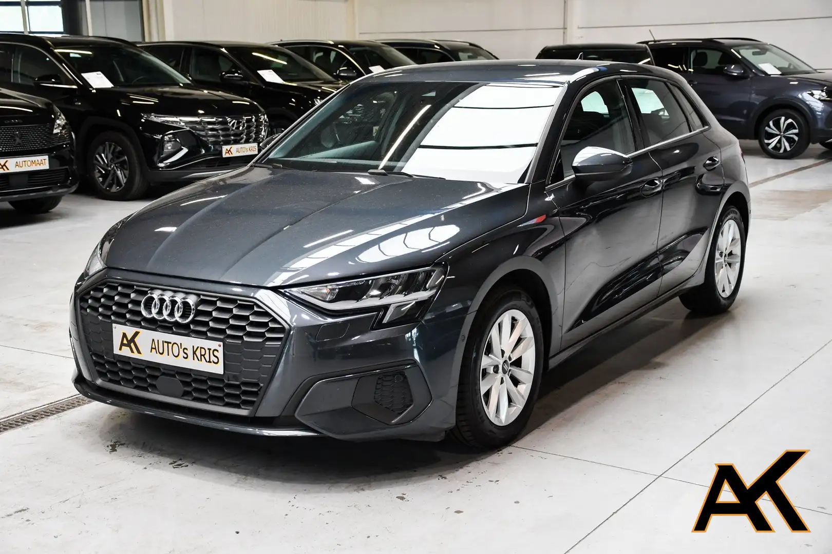 Audi A3 Sportback 30 TFSI Automaat - NAVI / CAMERA / ACC Grau - 1
