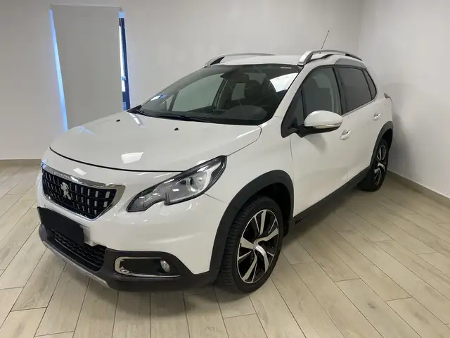 Peugeot 2008 BlueHDi 100 Allure