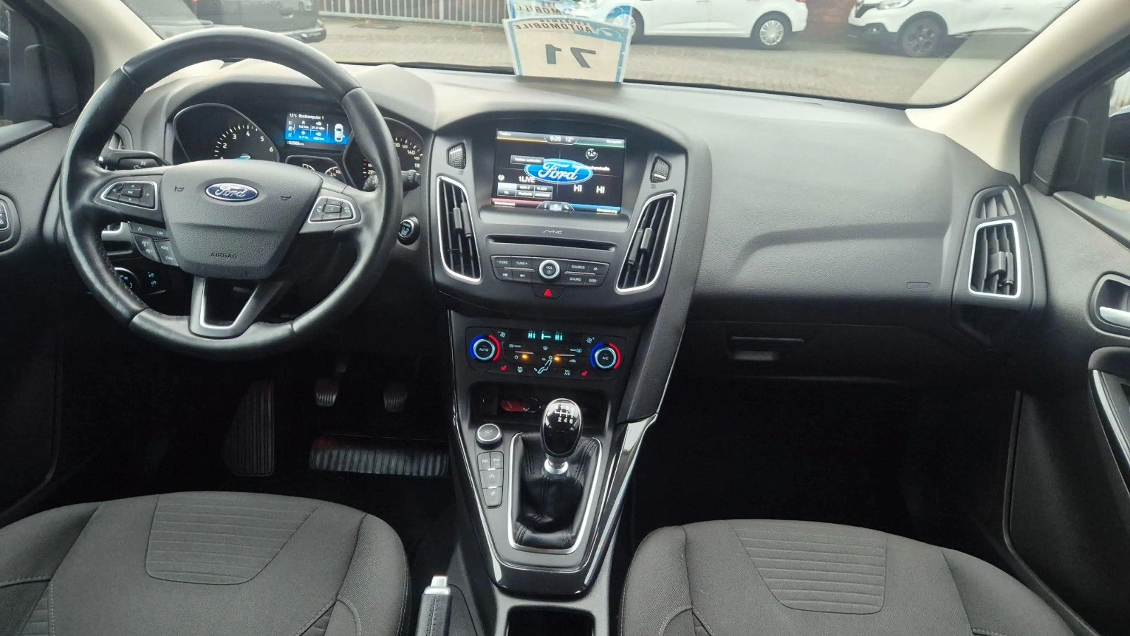 Ford Focus Turnier Titanium — photo 9