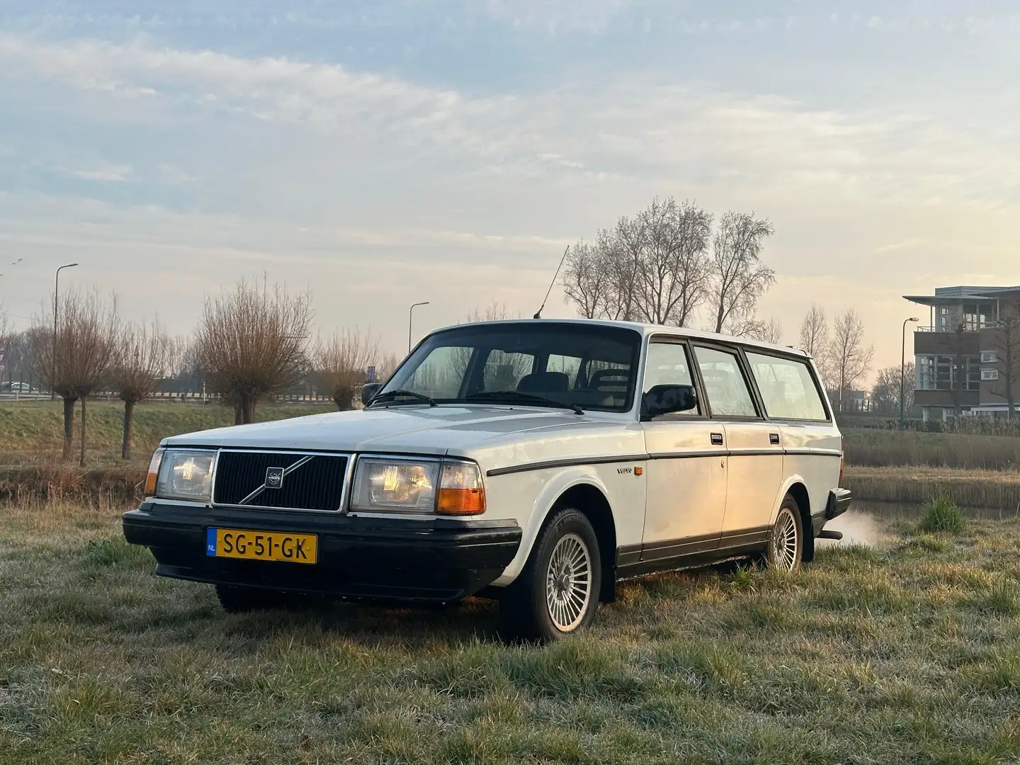 Volvo 240 2.0 Biały - 1