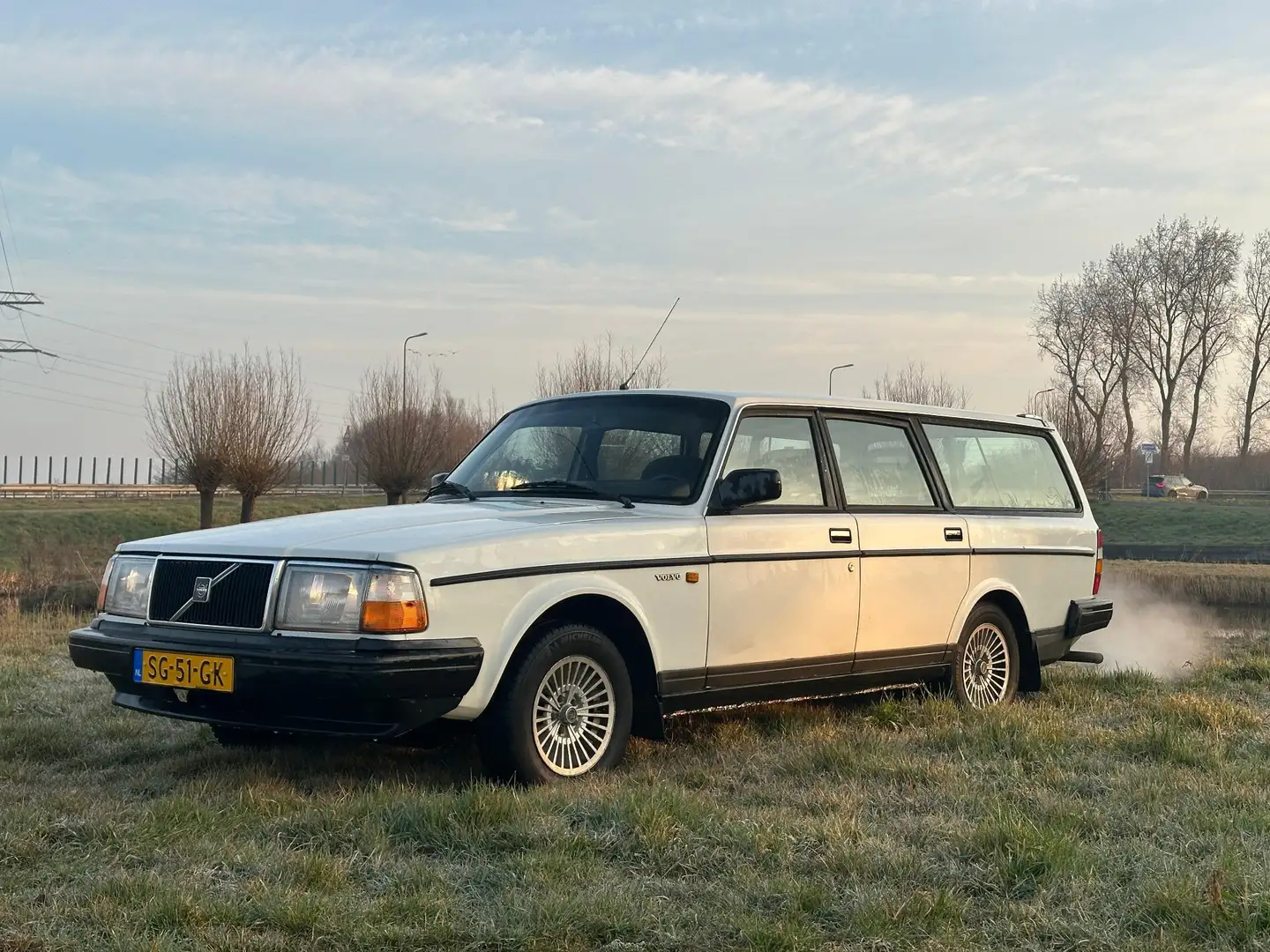 Volvo 240 2.0 Biały - 2