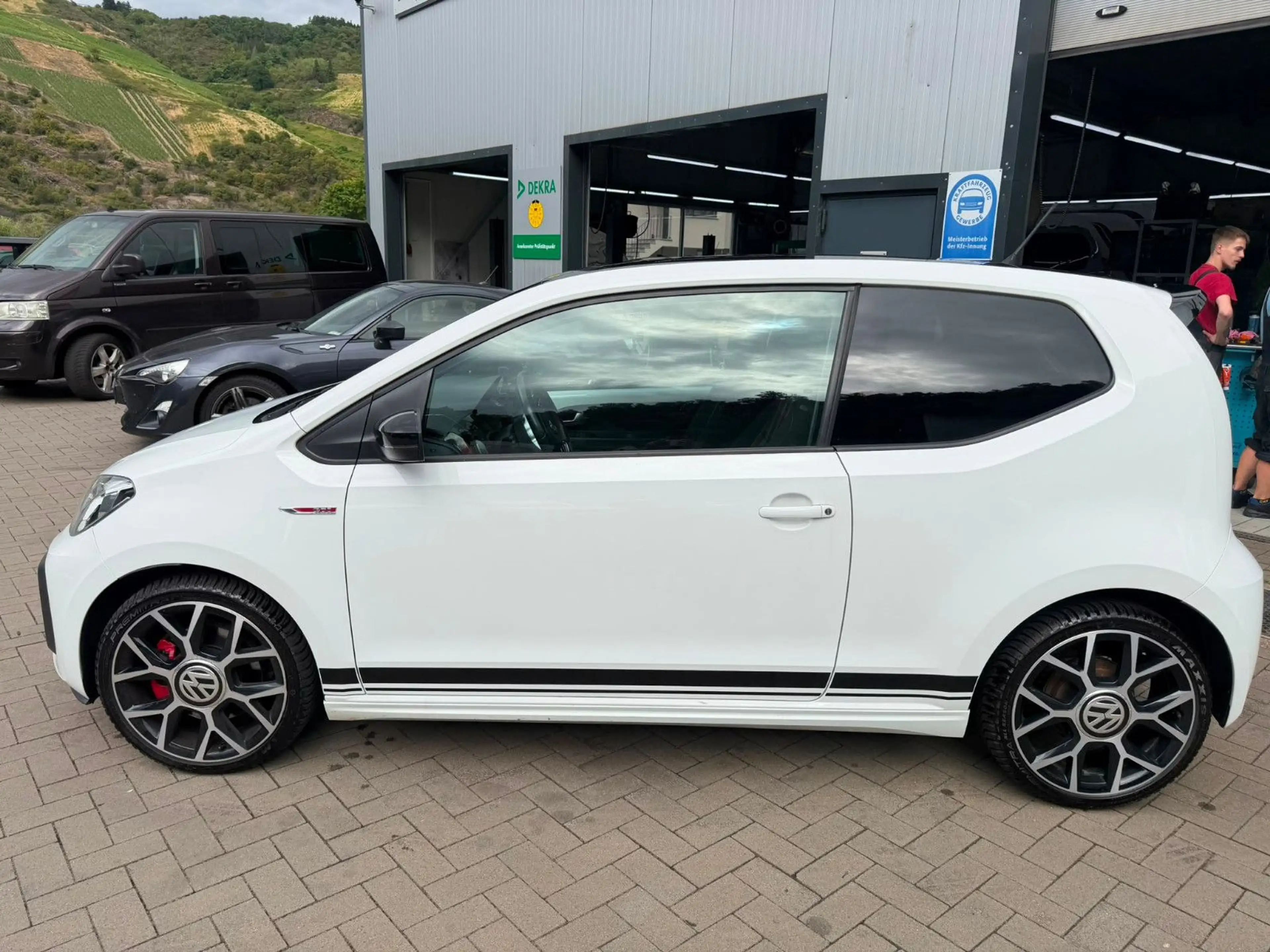 Volkswagen up! GTI LED — photo 4