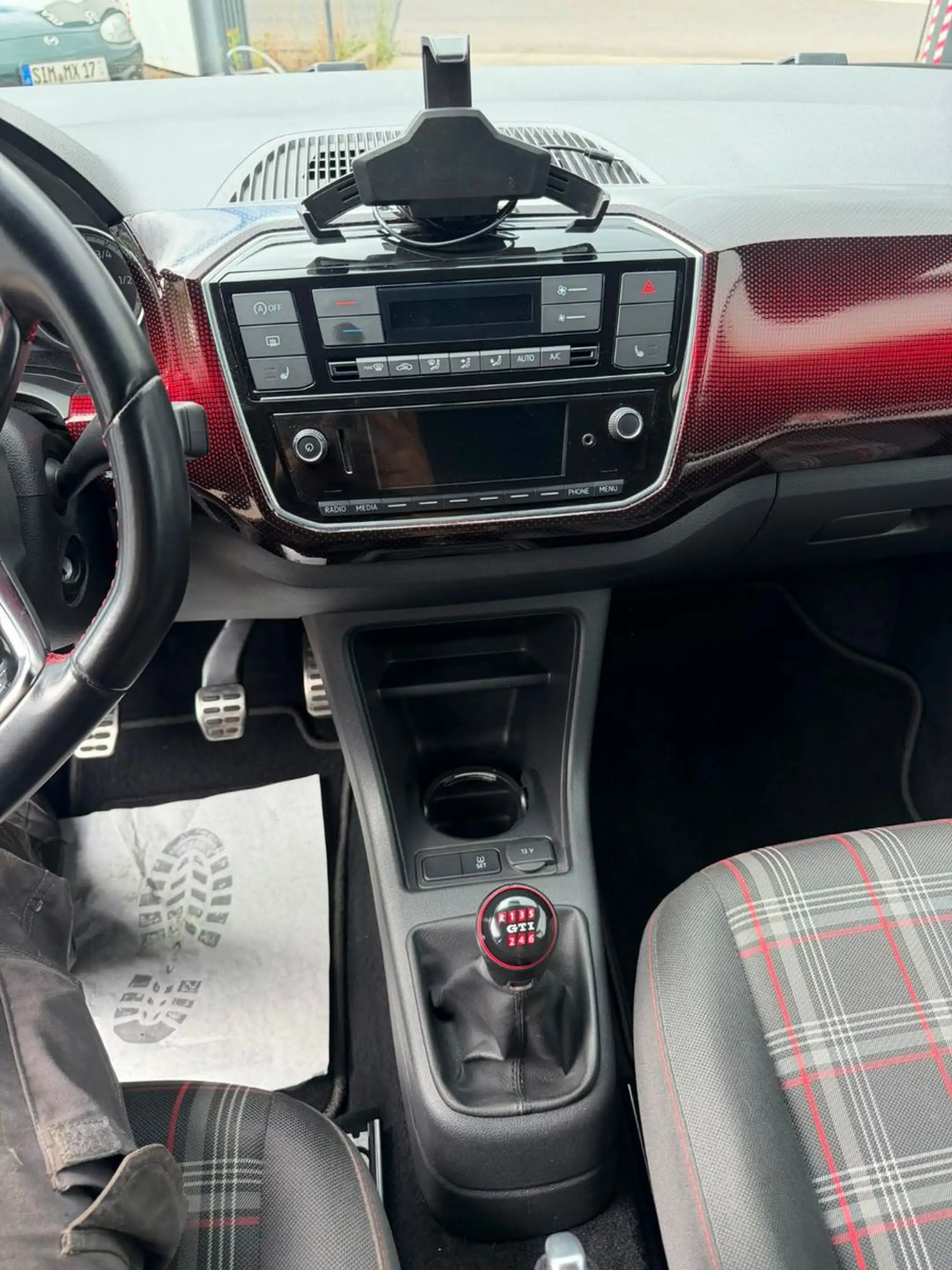 Volkswagen up! GTI LED — photo 13