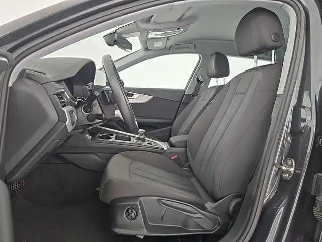 Audi A4 Avant view 9