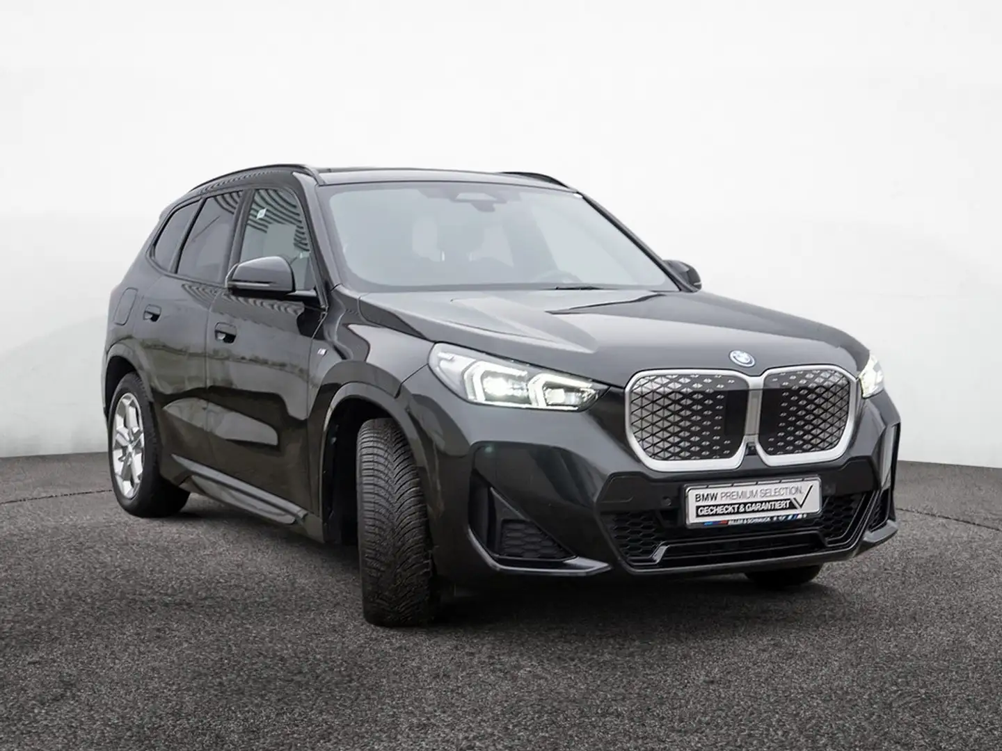 BMW iX1 xDrive 30 M-Sport AHK+PANO+HUD+ACC+360°KA Schwarz - 2