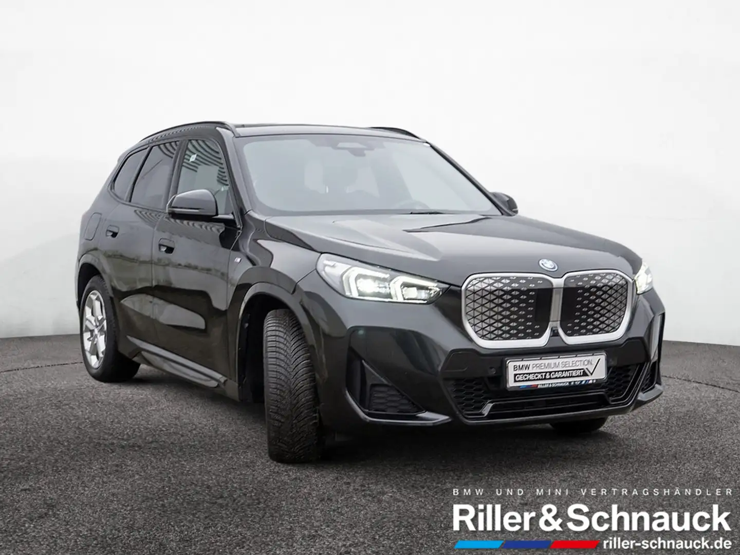 BMW iX1 xDrive 30 M-Sport AHK+PANO+HUD+ACC+360°KA Schwarz - 2