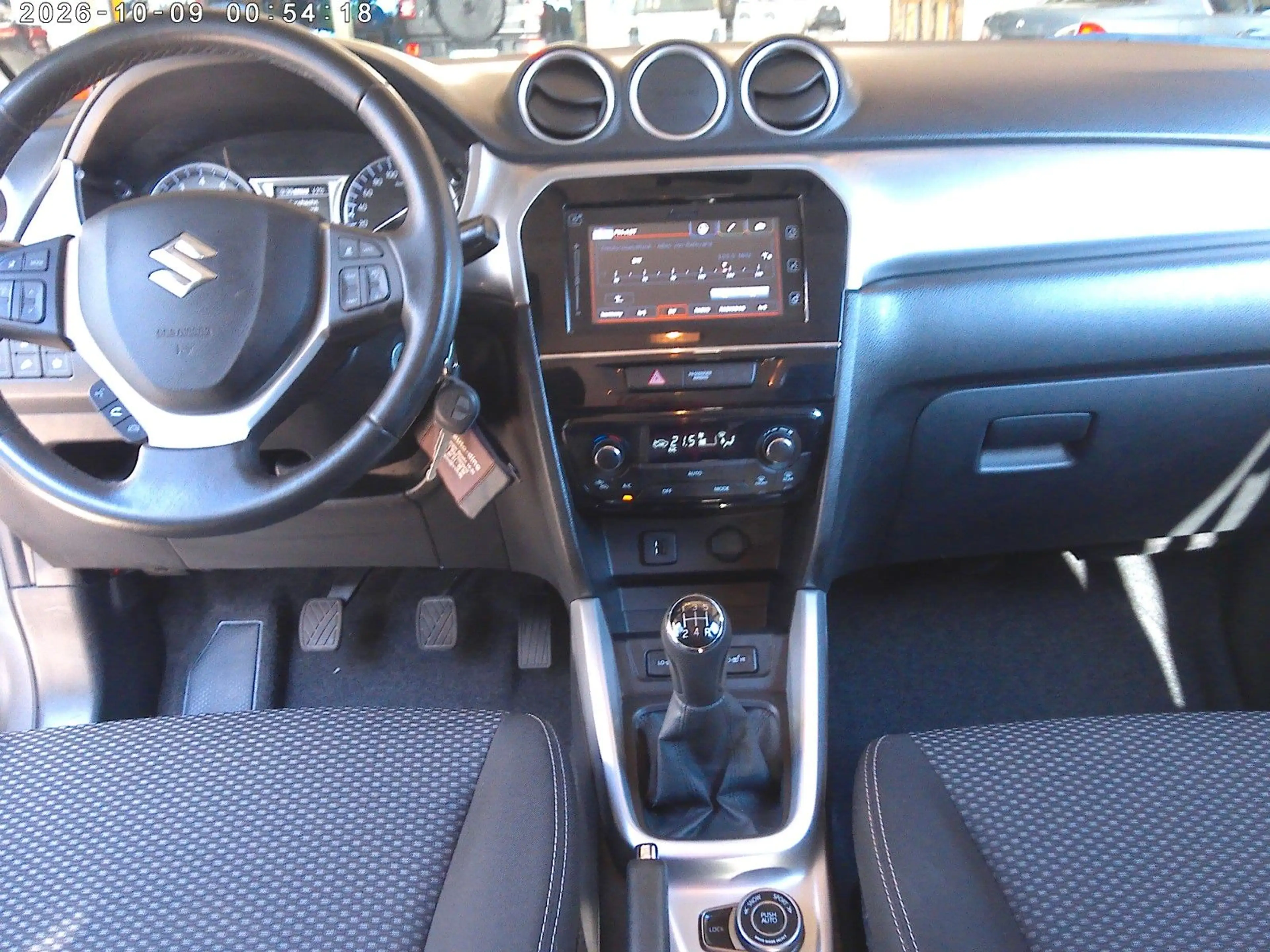 Suzuki Vitara 1.6 Comfort 4x4 AHK 1.Hd. — photo 7