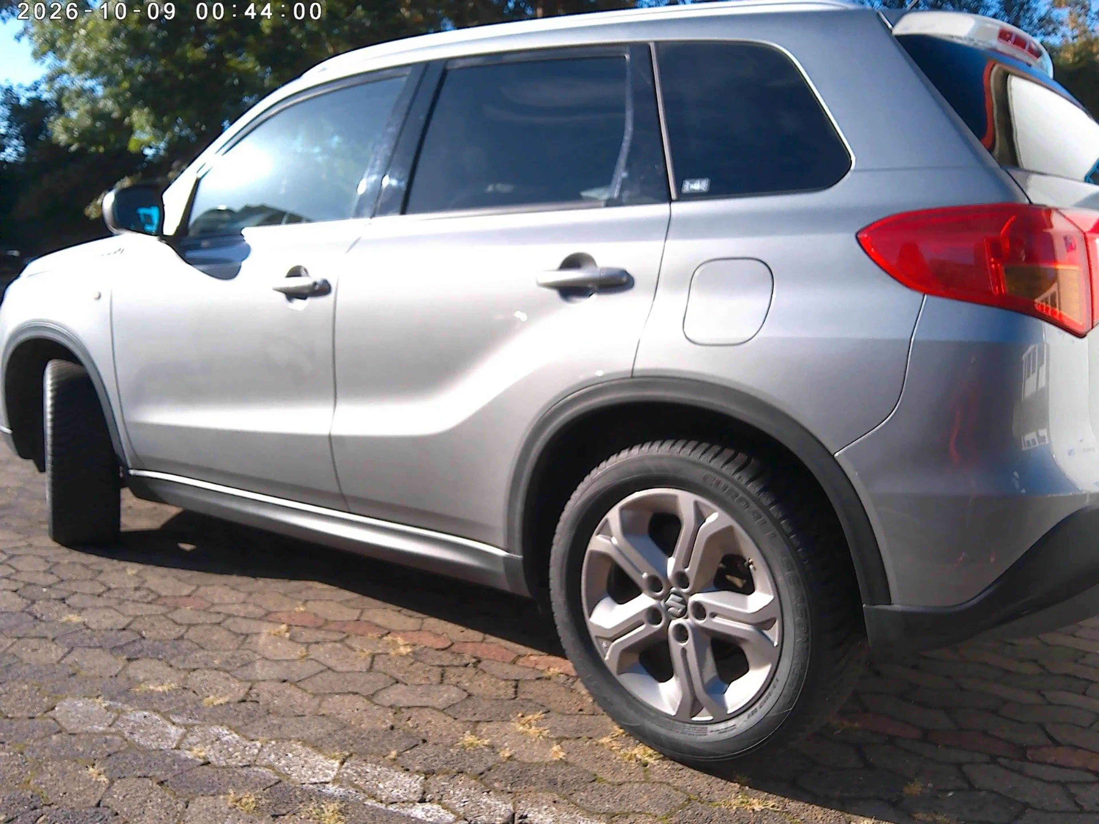 Suzuki Vitara 1.6 Comfort 4x4 AHK 1.Hd. — photo 3