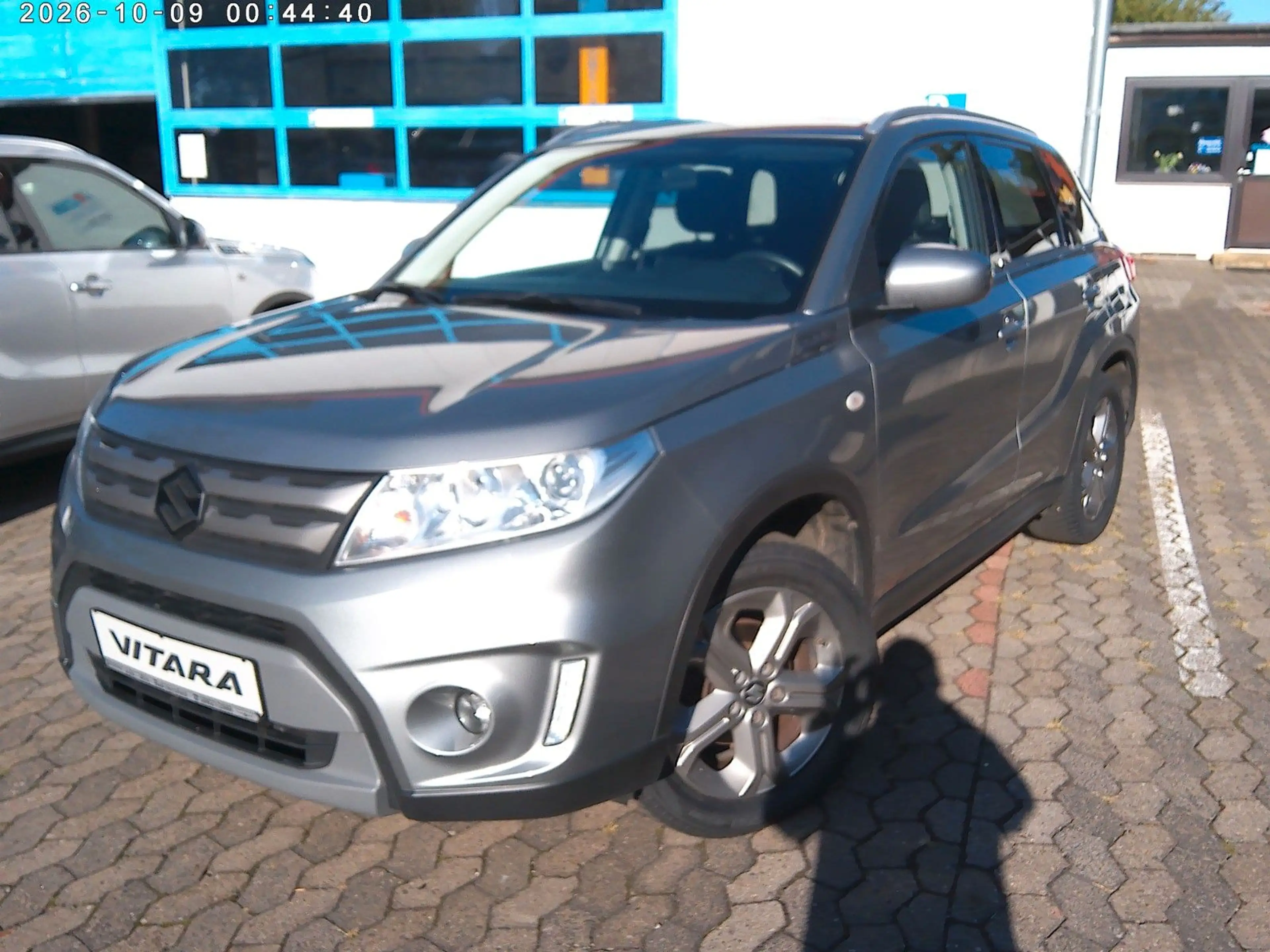Suzuki Vitara 1.6 Comfort 4x4 AHK 1.Hd. — photo 2