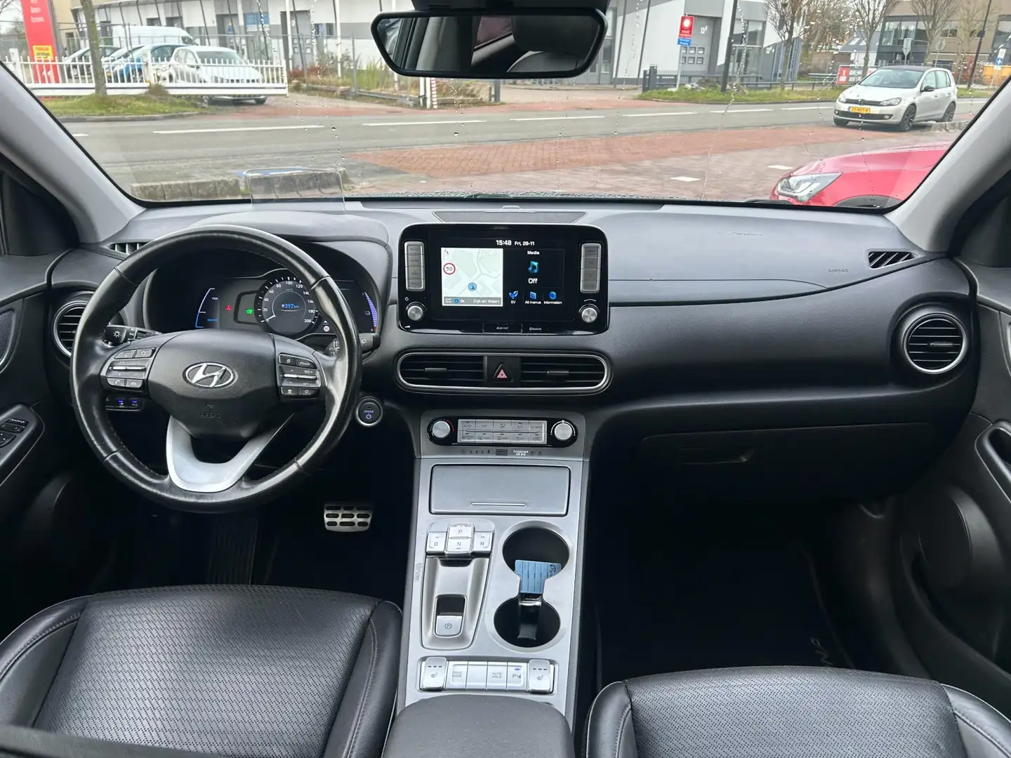 Hyundai KONA EV Fashion 64 kWh NAV|Cam|Leder|1e eigenaar Grijs - 2