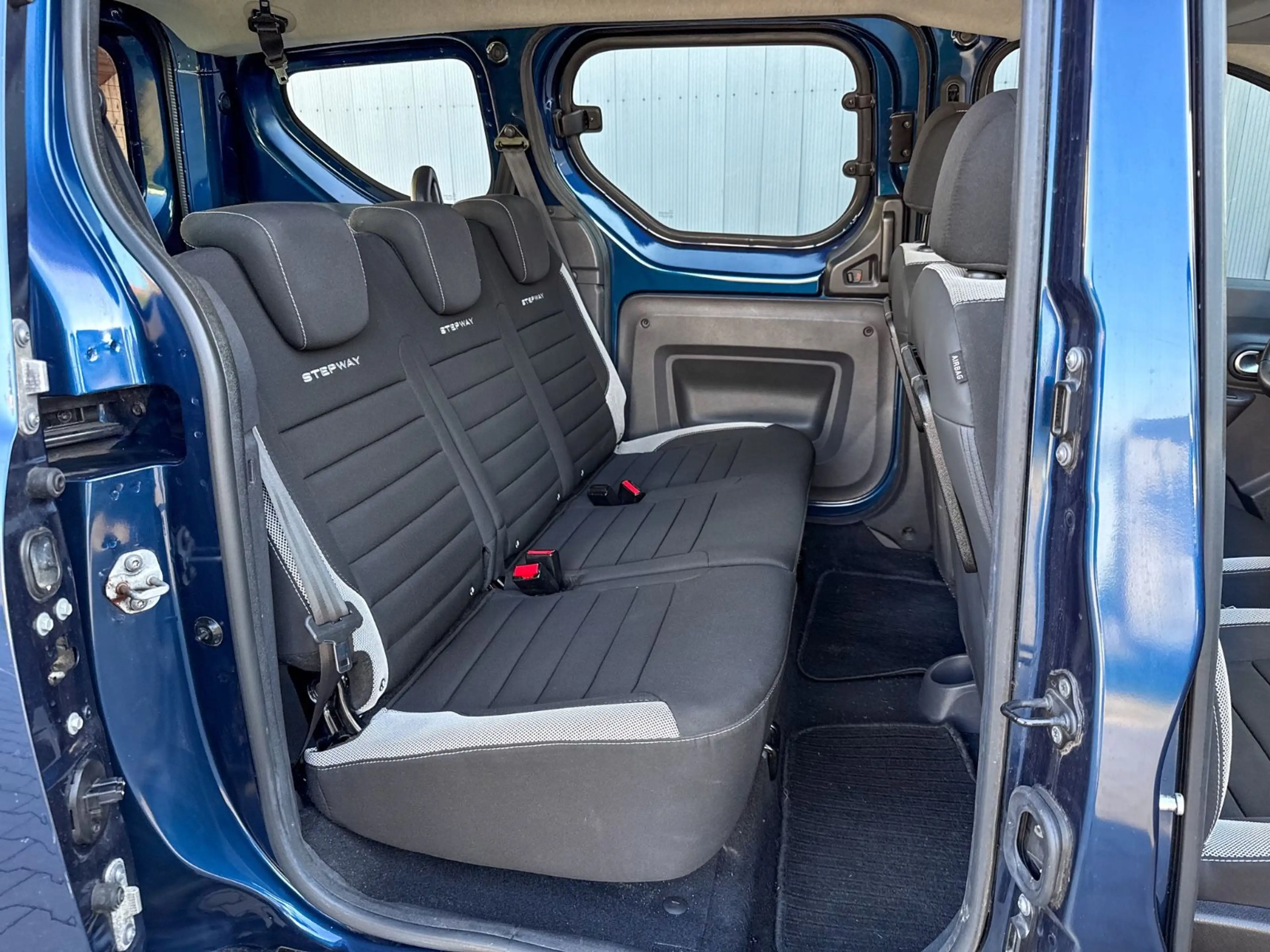 Dacia Dokker Stepway NAVI|KAMERA|SHZ|PDC|TEMPO|1.HAND — photo 9