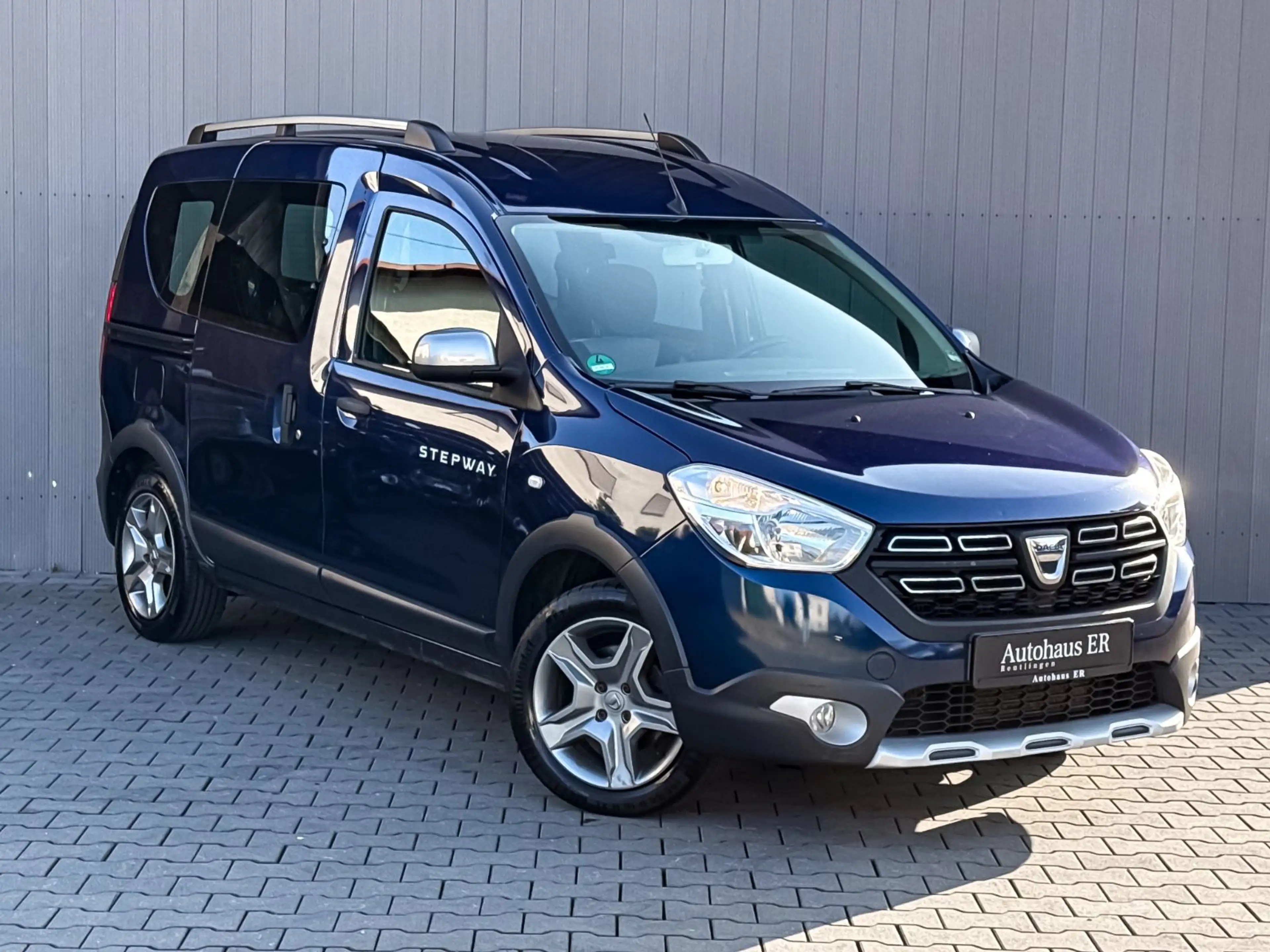 Dacia Dokker Stepway NAVI|KAMERA|SHZ|PDC|TEMPO|1.HAND — photo 2