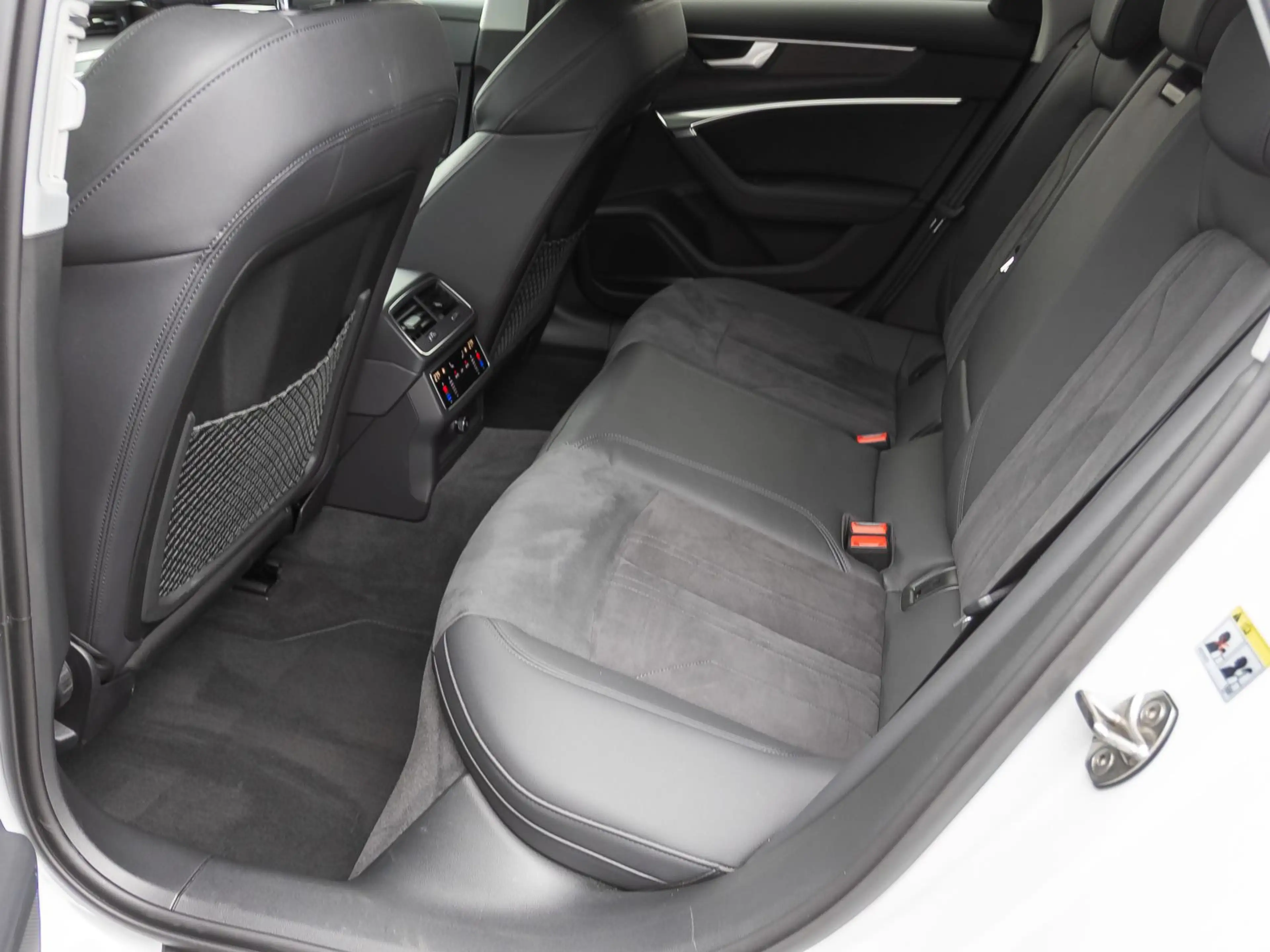 Audi A6 allroad 55TDI Navi Matrix HuD Luftfed — photo 21