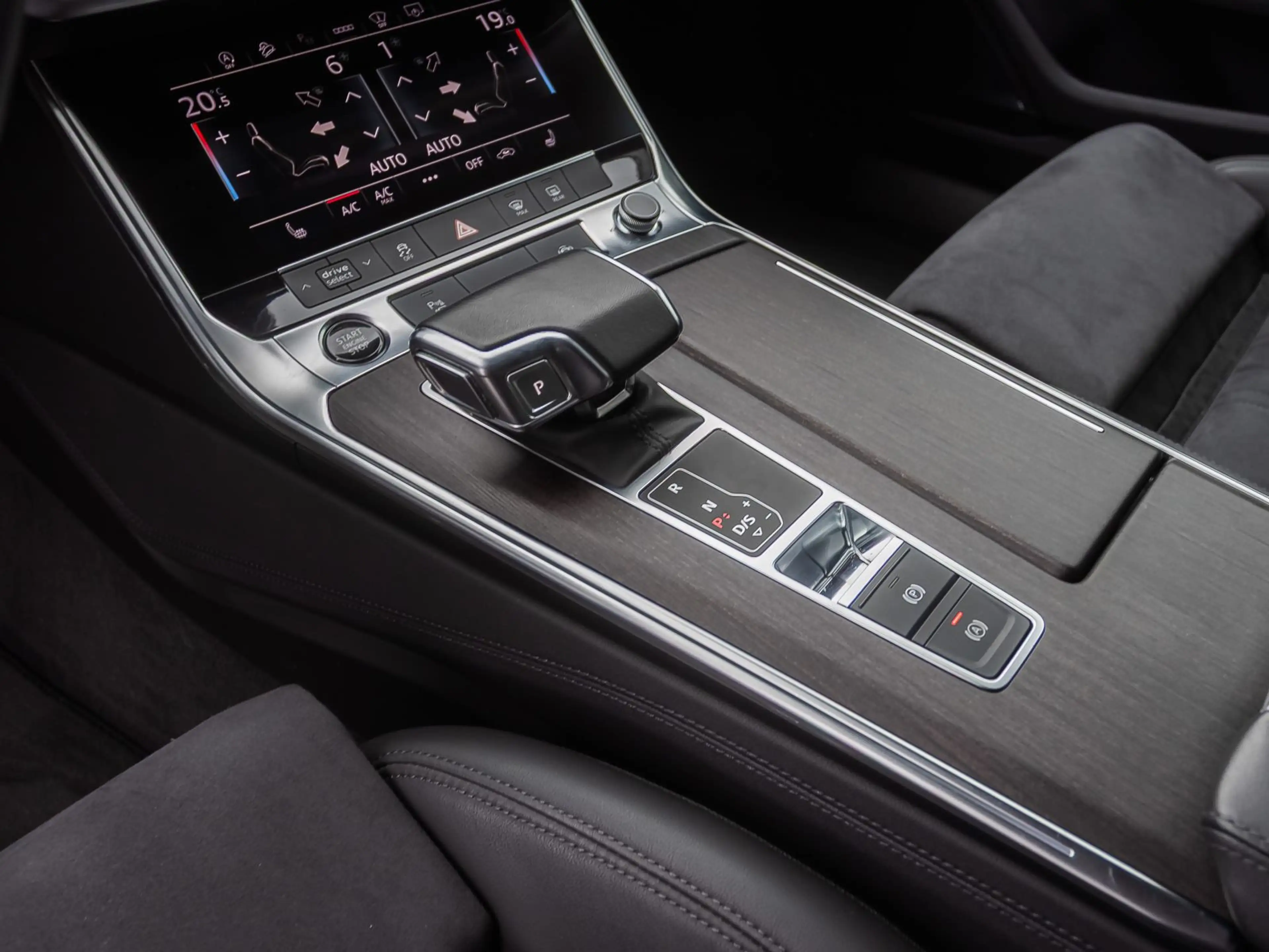 Audi A6 allroad 55TDI Navi Matrix HuD Luftfed — photo 18