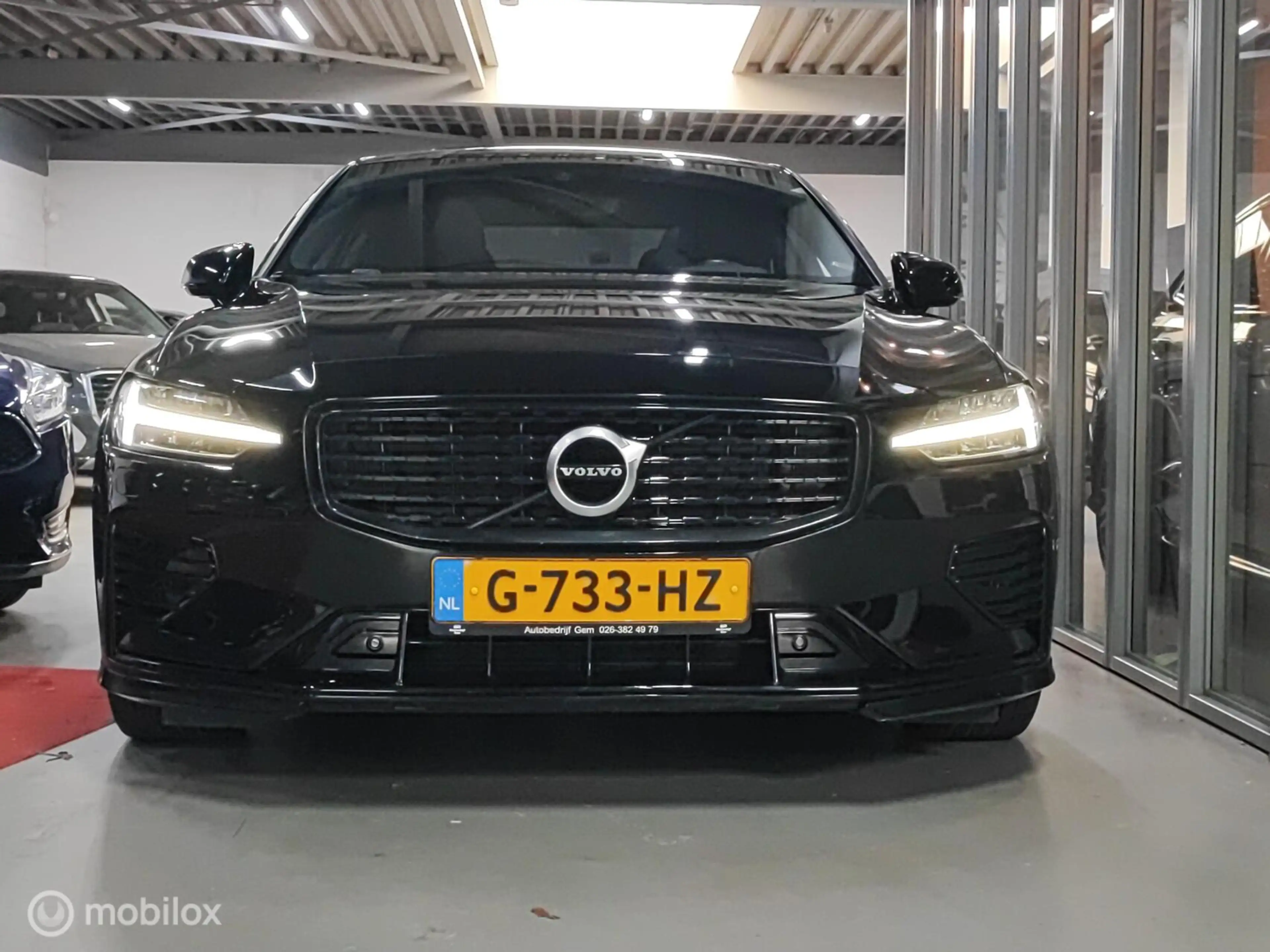 Volvo S60 2.0 T8 AWD Twin Engine R-Design PANORAMA LEER HEAD — photo 6
