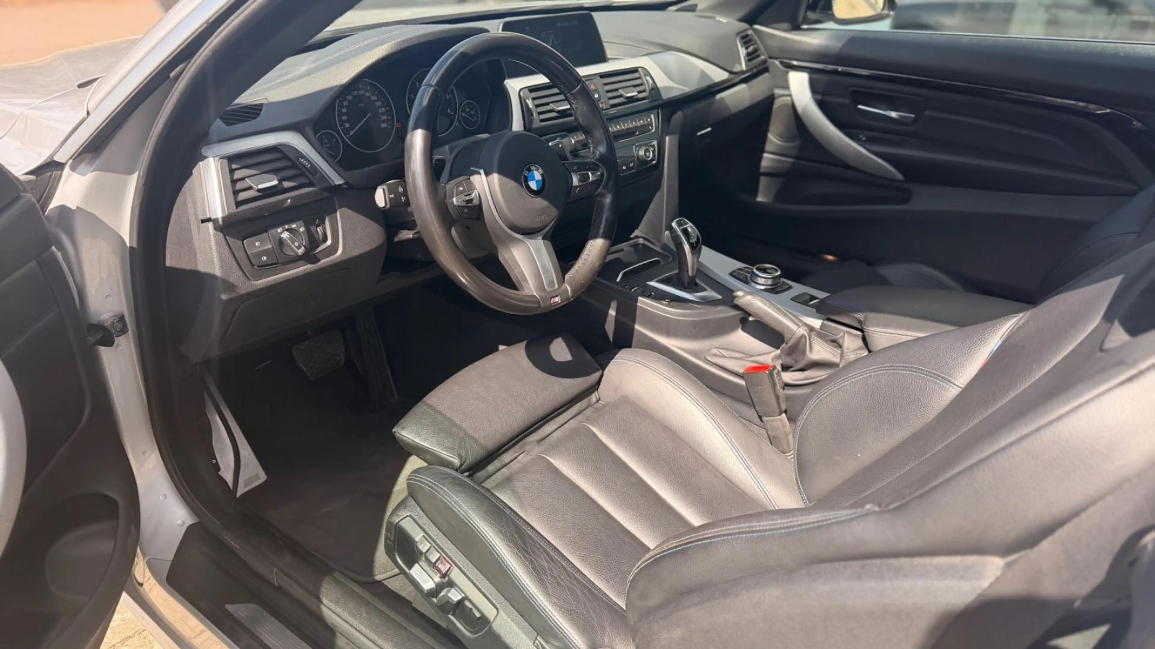 BMW 420 d Cabrio M Sport — photo 11