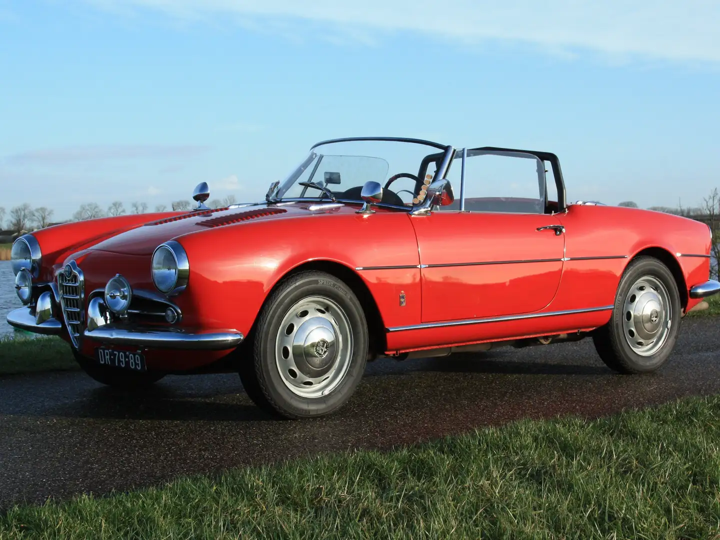 Alfa Romeo Giulietta 1300 Spider Roşu - 2