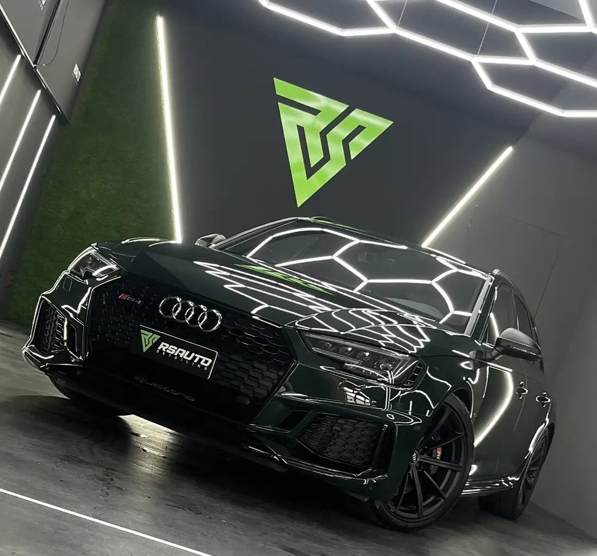 Audi RS4 V6 TFSI da 2,9 litri Vert - 1