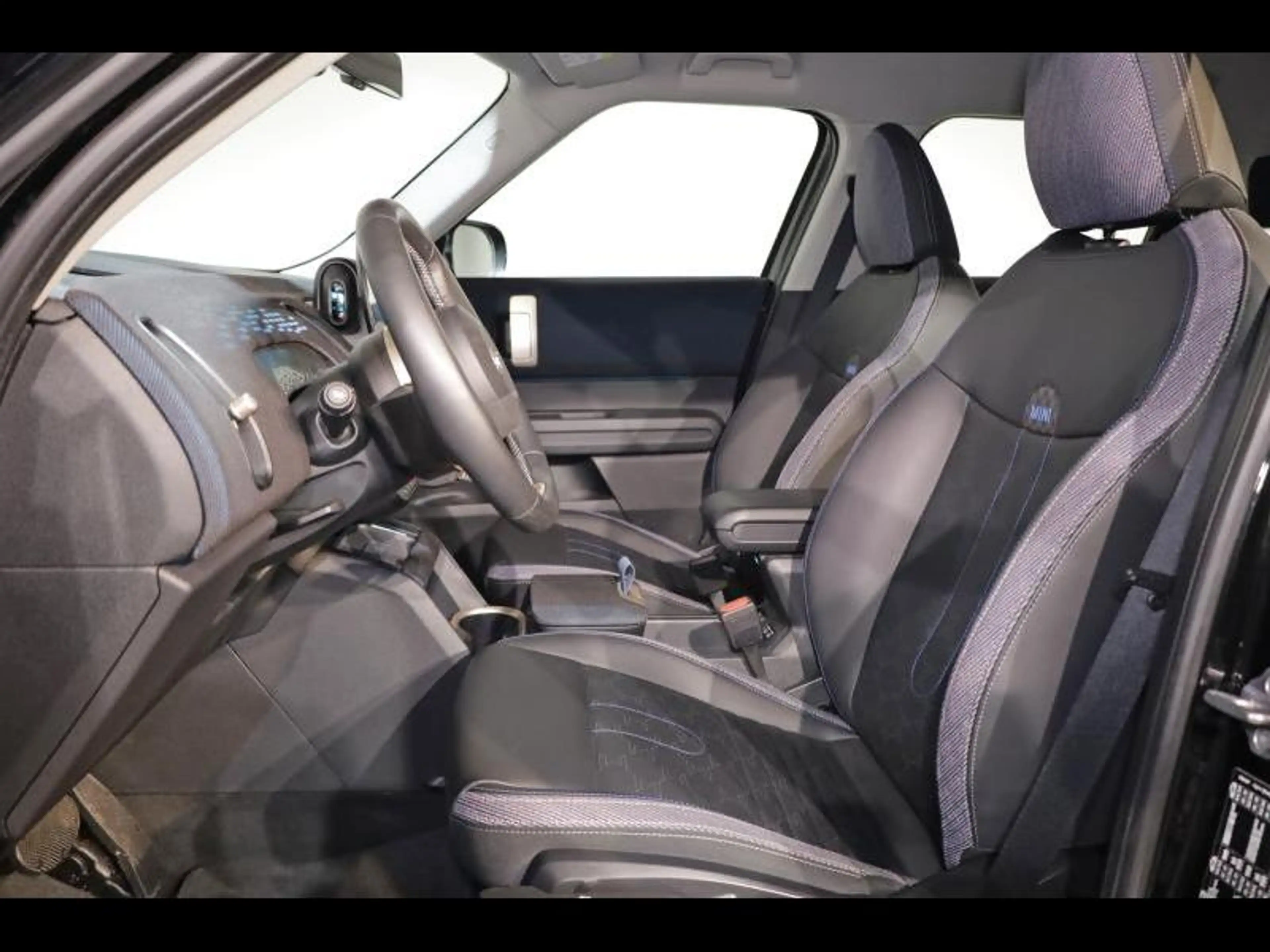 MINI Countryman C — photo 9