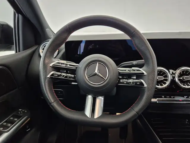 Mercedes-Benz B-Class view 9