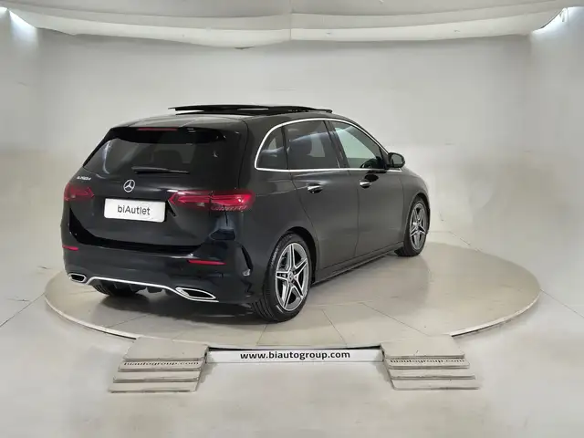 Mercedes-Benz B-Class view 4