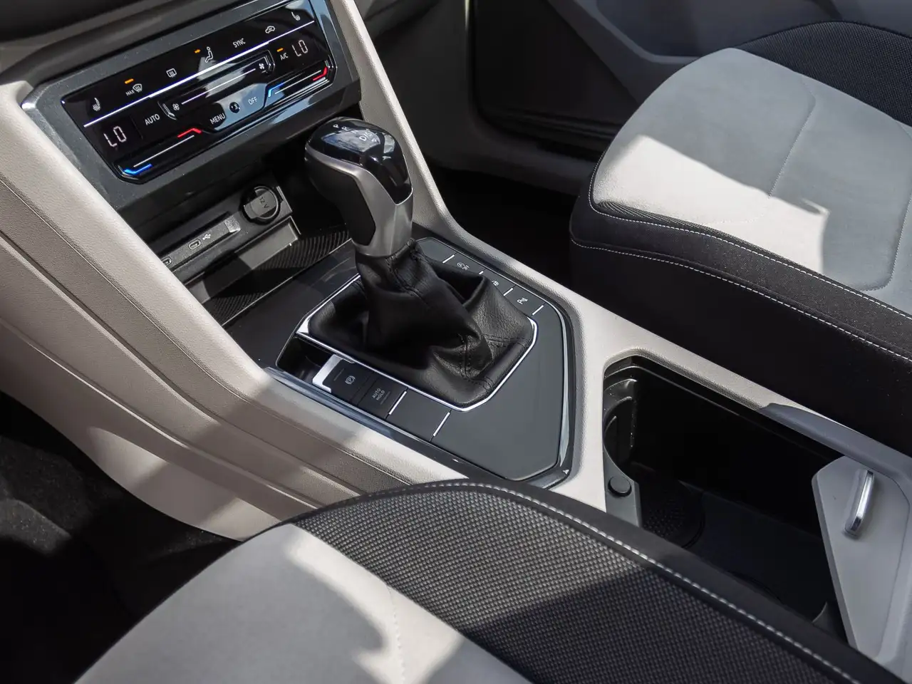 Volkswagen Tiguan 1.5 TSI DSG Elegance, Panoramadach, LED-M, миниатюра 17