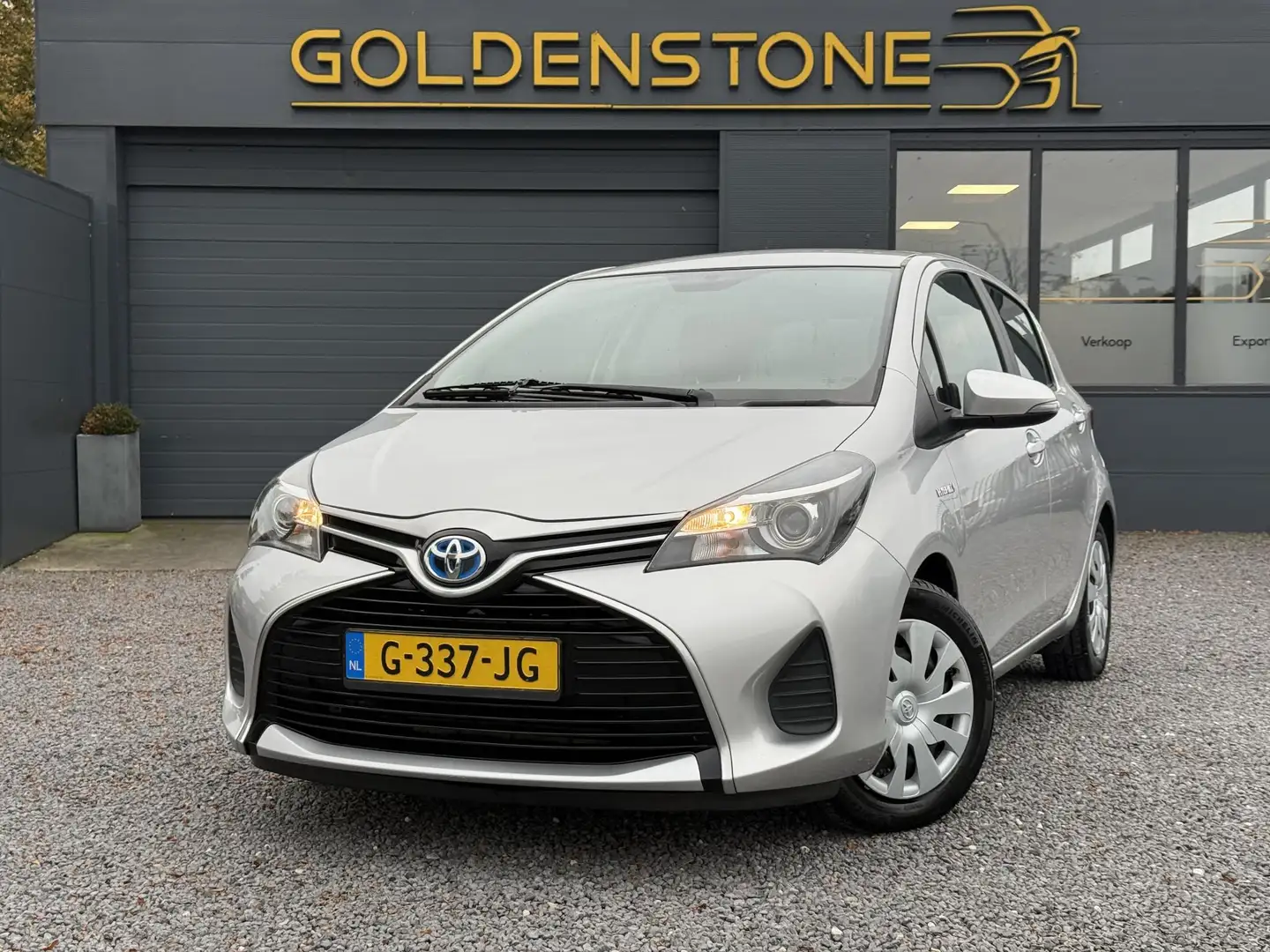 Toyota Yaris 1.5 Hybrid Aspiration 2e Eigenaar,Navi,Camera,Clim Grijs - 1