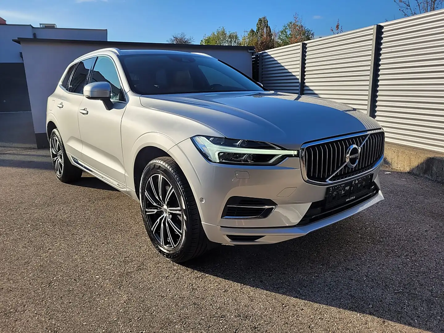 Volvo XC60 T8 Twin Engine PHEV Inscription Silber - 2
