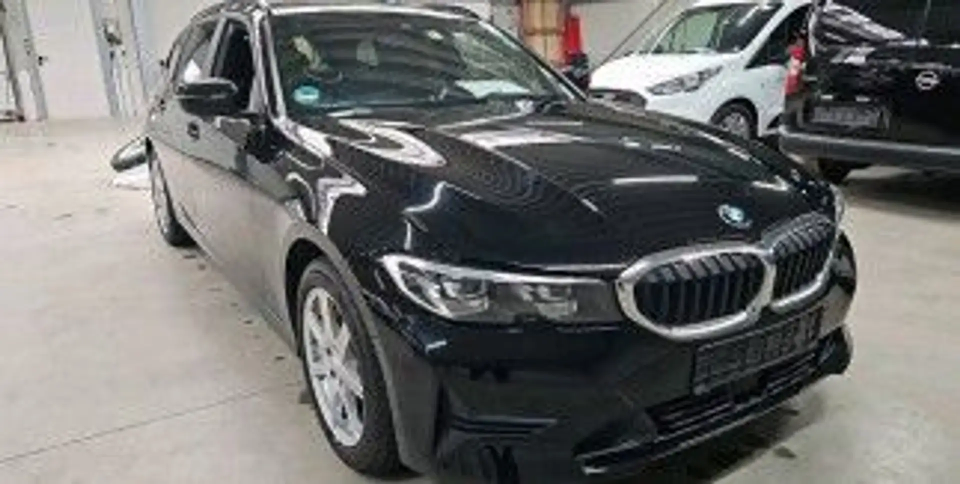 BMW 330 e T Advantage ACC*KAM*SPORTSITZE*WIDE*LED*AHK Nero - 2