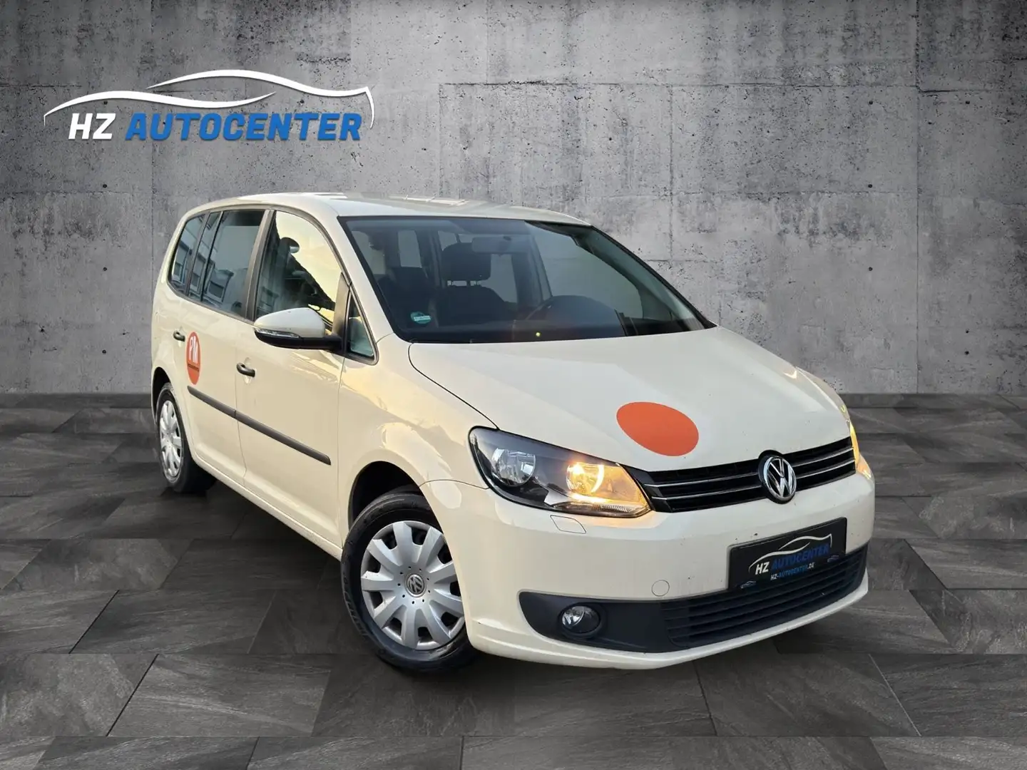 Volkswagen Touran 2.0 TDI DSG*7-SITZE*SHZ*KLIMA*PDC*2.HAND Geel - 1