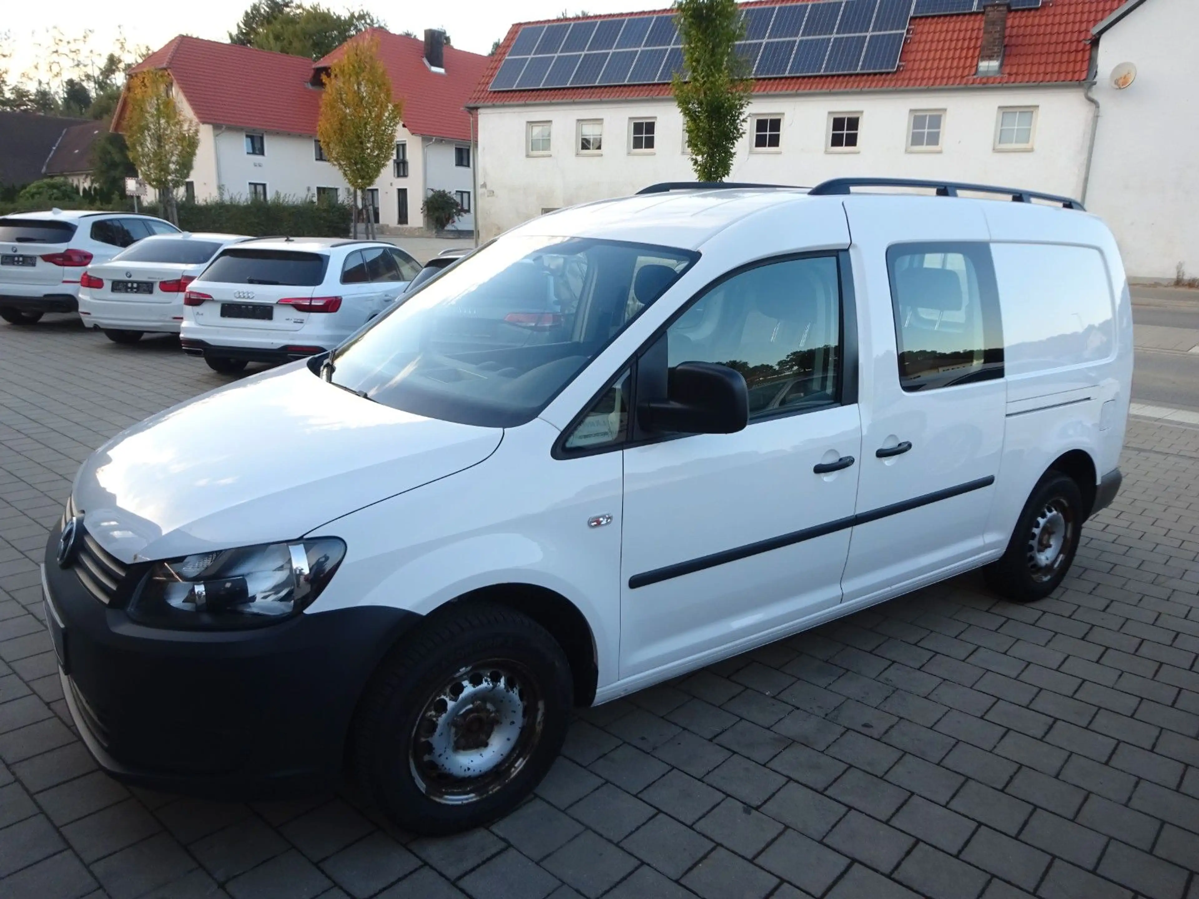 Volkswagen Caddy Kasten/Kombi Maxi/5. Sitze/NAVI/AHK — photo 3
