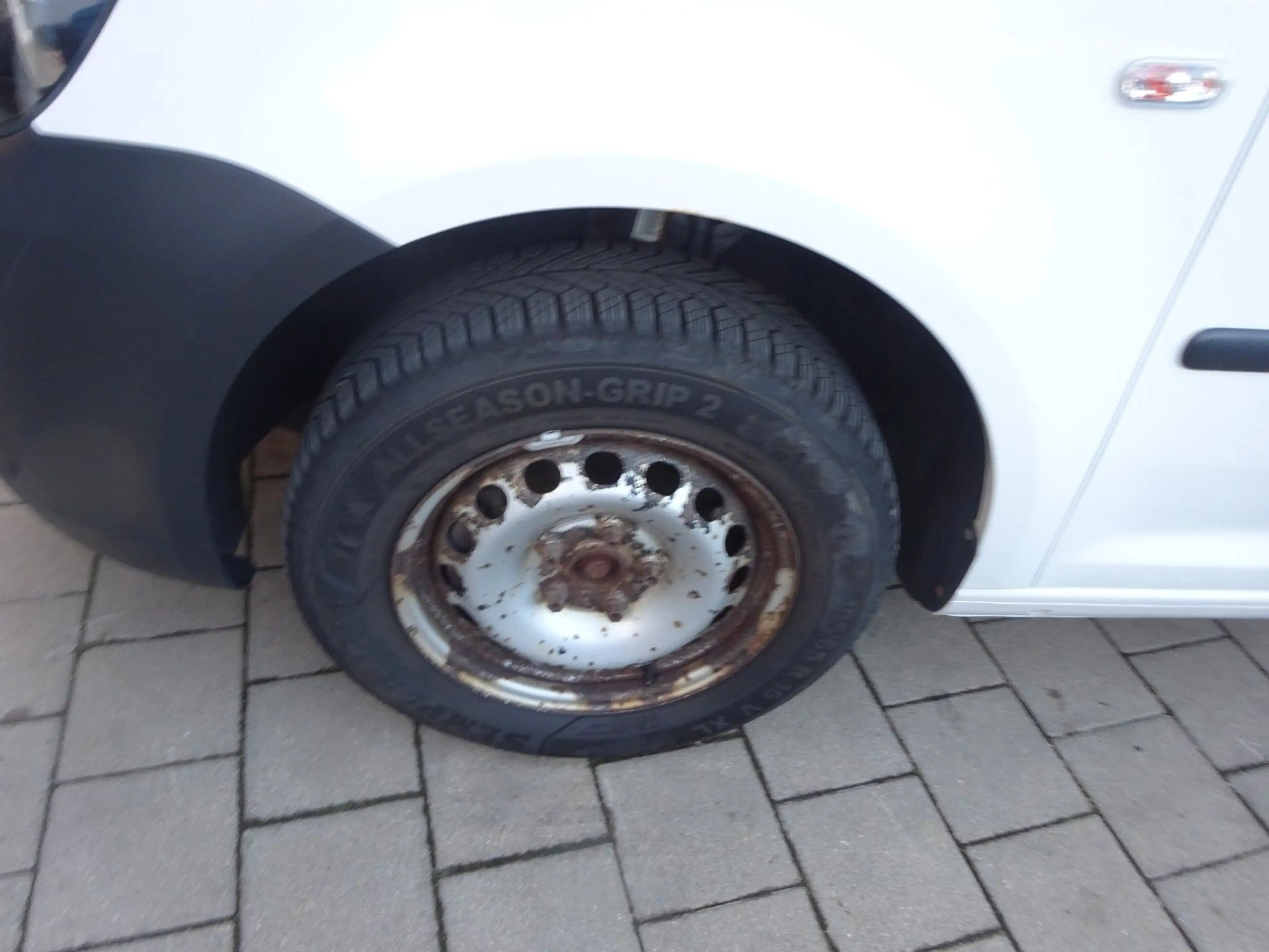 Volkswagen Caddy Kasten/Kombi Maxi/5. Sitze/NAVI/AHK — photo 9